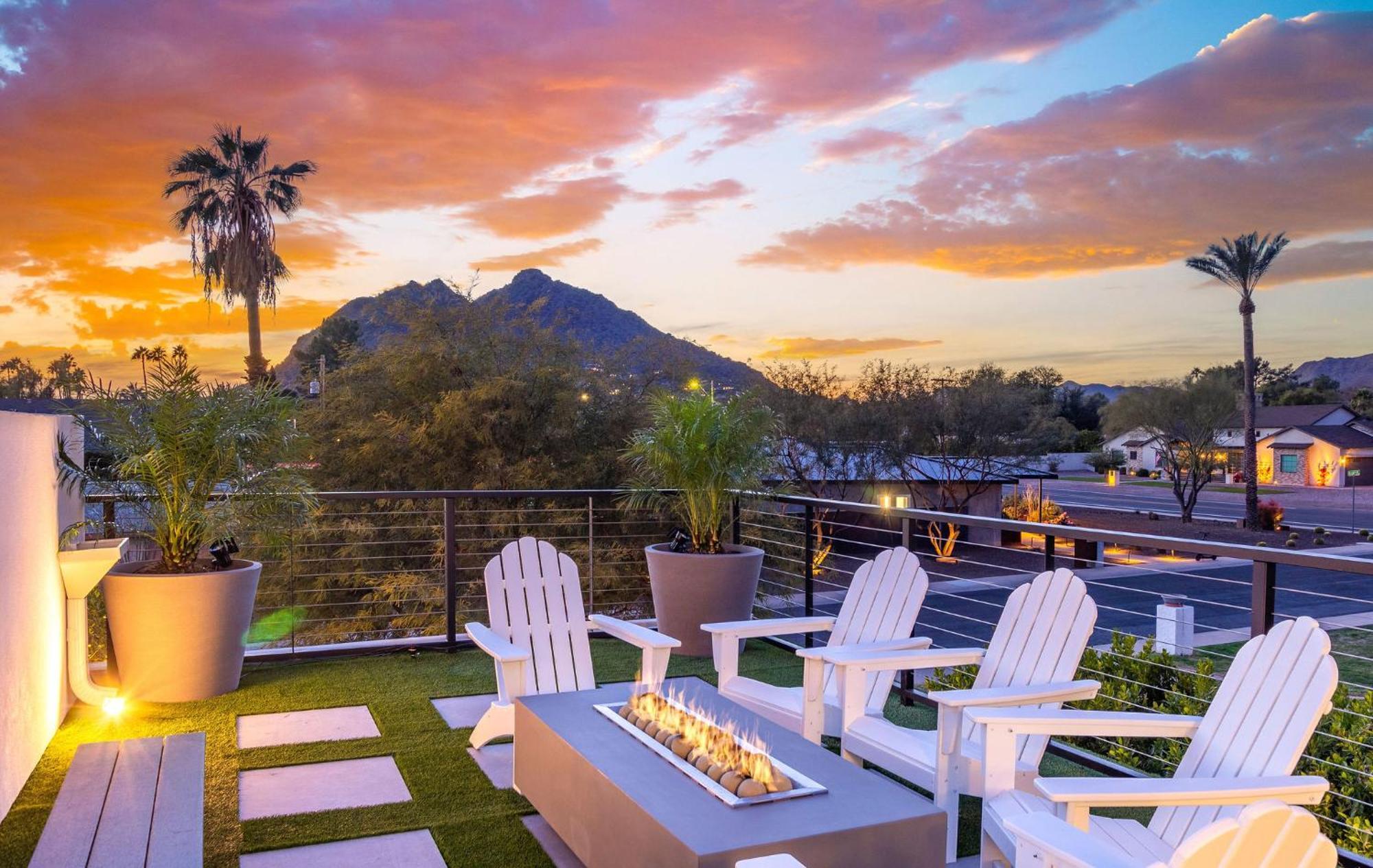 Holiday home Old Town Luxury - Heated Pool, Spa, Rooftop Deck, Sauna, Speakeasy Scottsdale