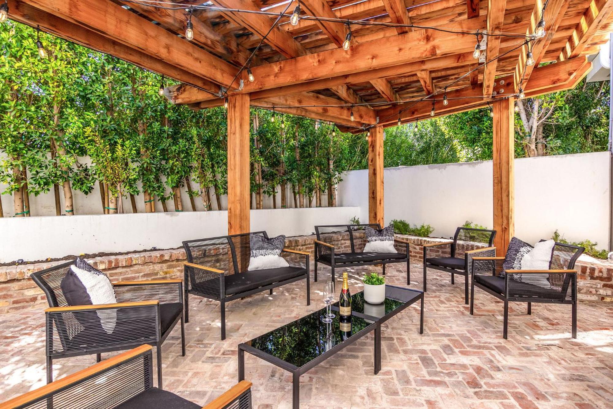 Old Town Luxury - Heated Pool, Spa, Rooftop Deck, Sauna, Speakeasy Holiday home
