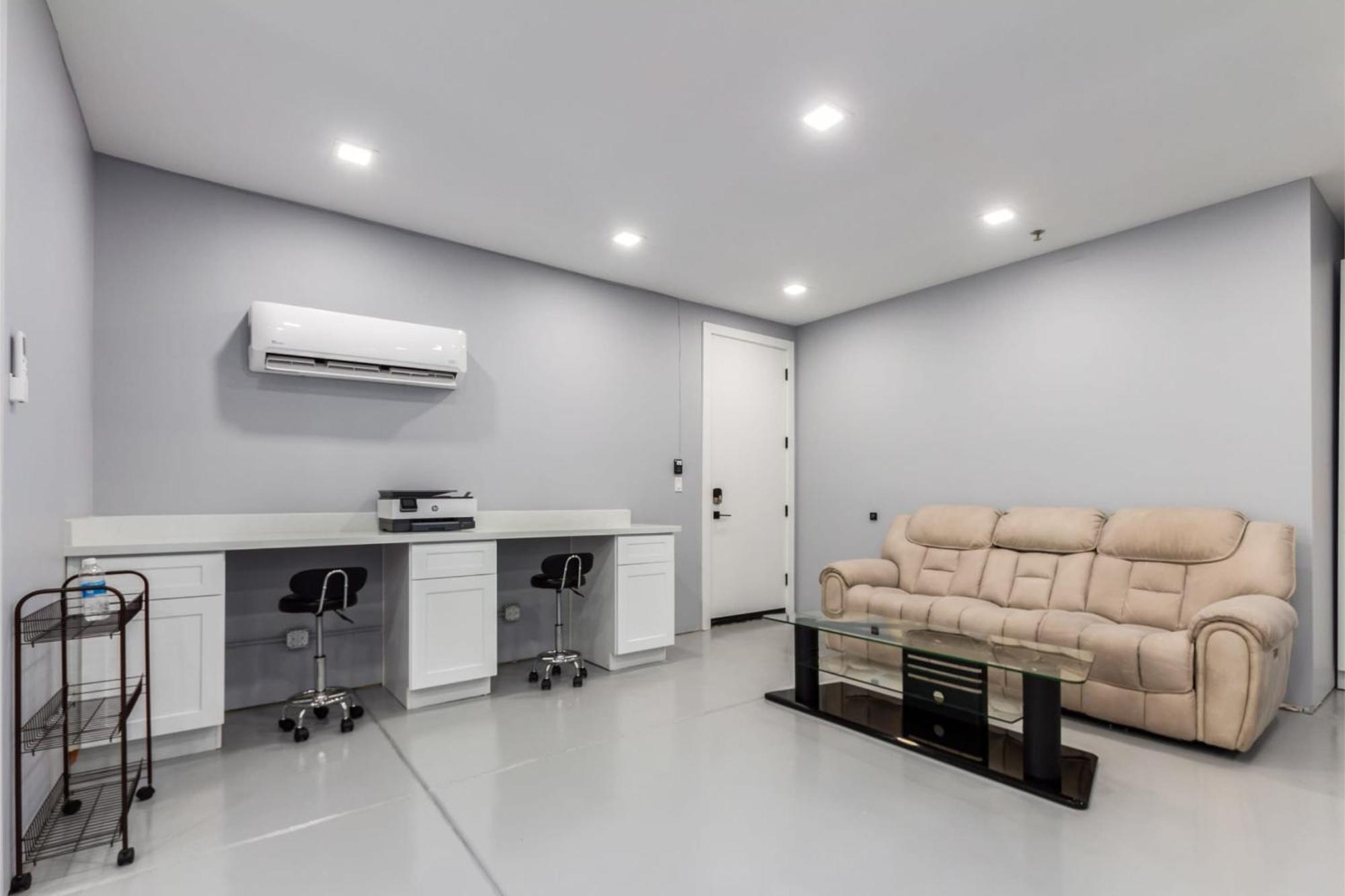The Lux At Craftsman - Old Town Penthouse 2 Holiday home *