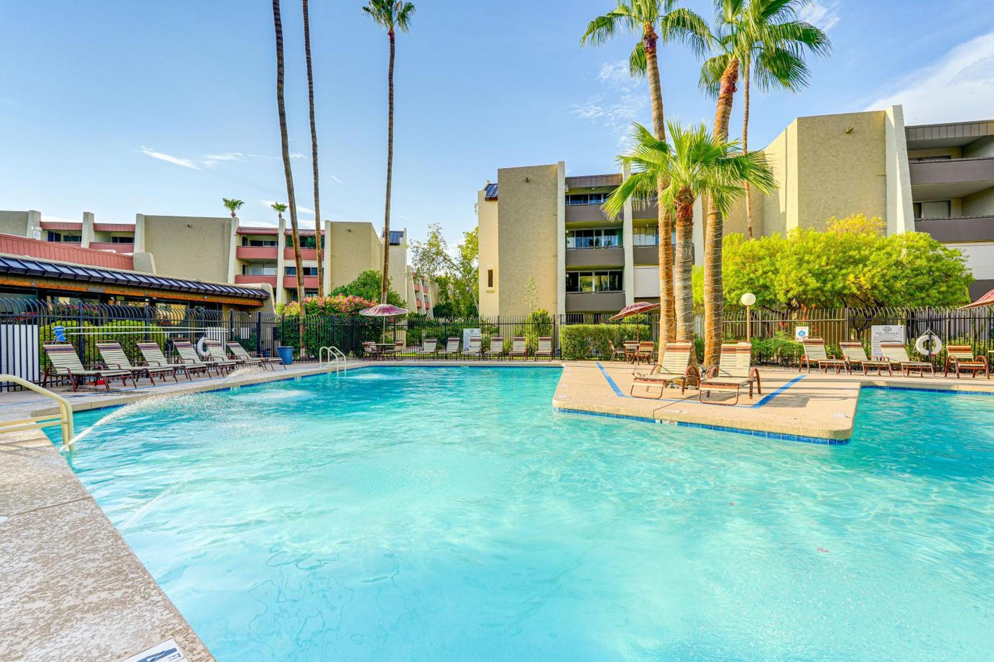 Apartment With Pool Access Walk To Old Town!