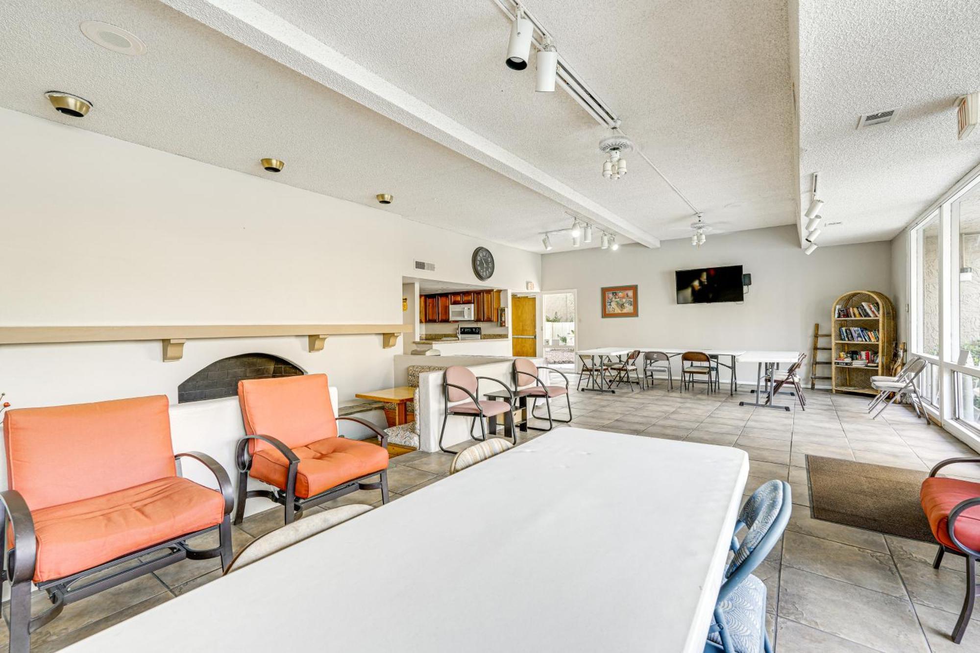Apartment With Pool Access Walk To Old Town! Scottsdale
