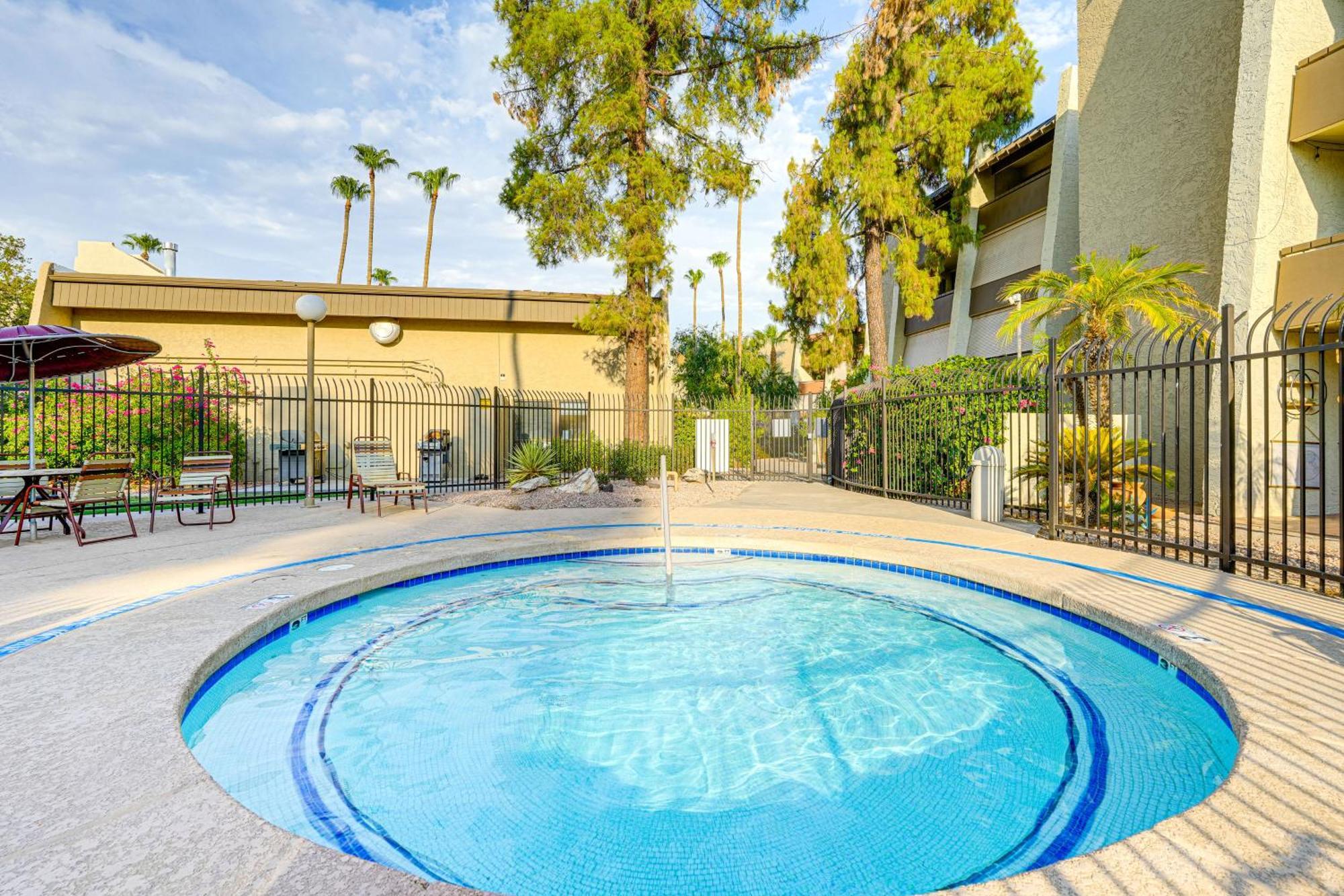 With Pool Access Walk To Old Town! *