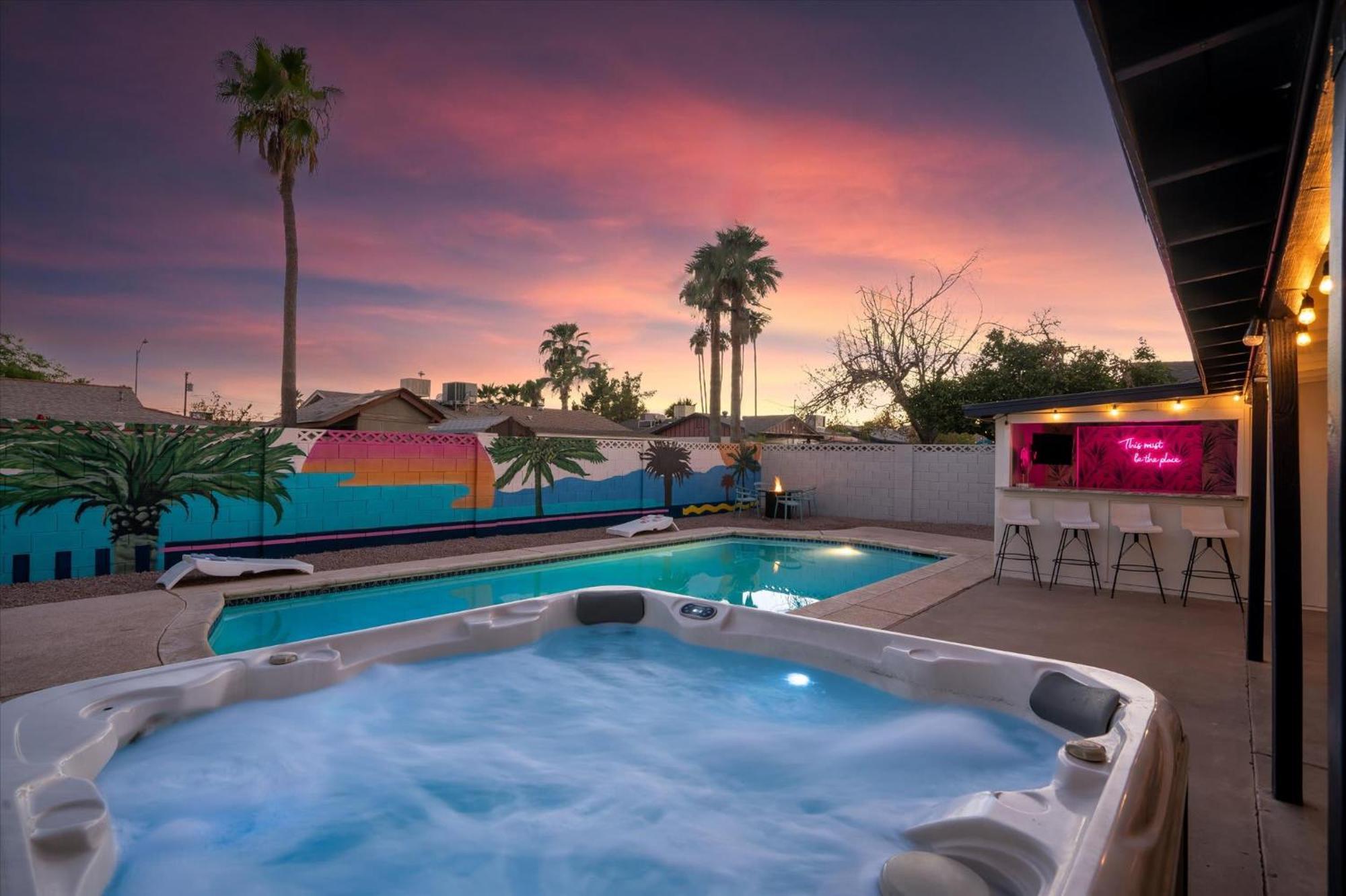 Holiday home Girls Getaway Haven Outdoor Bar W Pool & Hot Tub Scottsdale