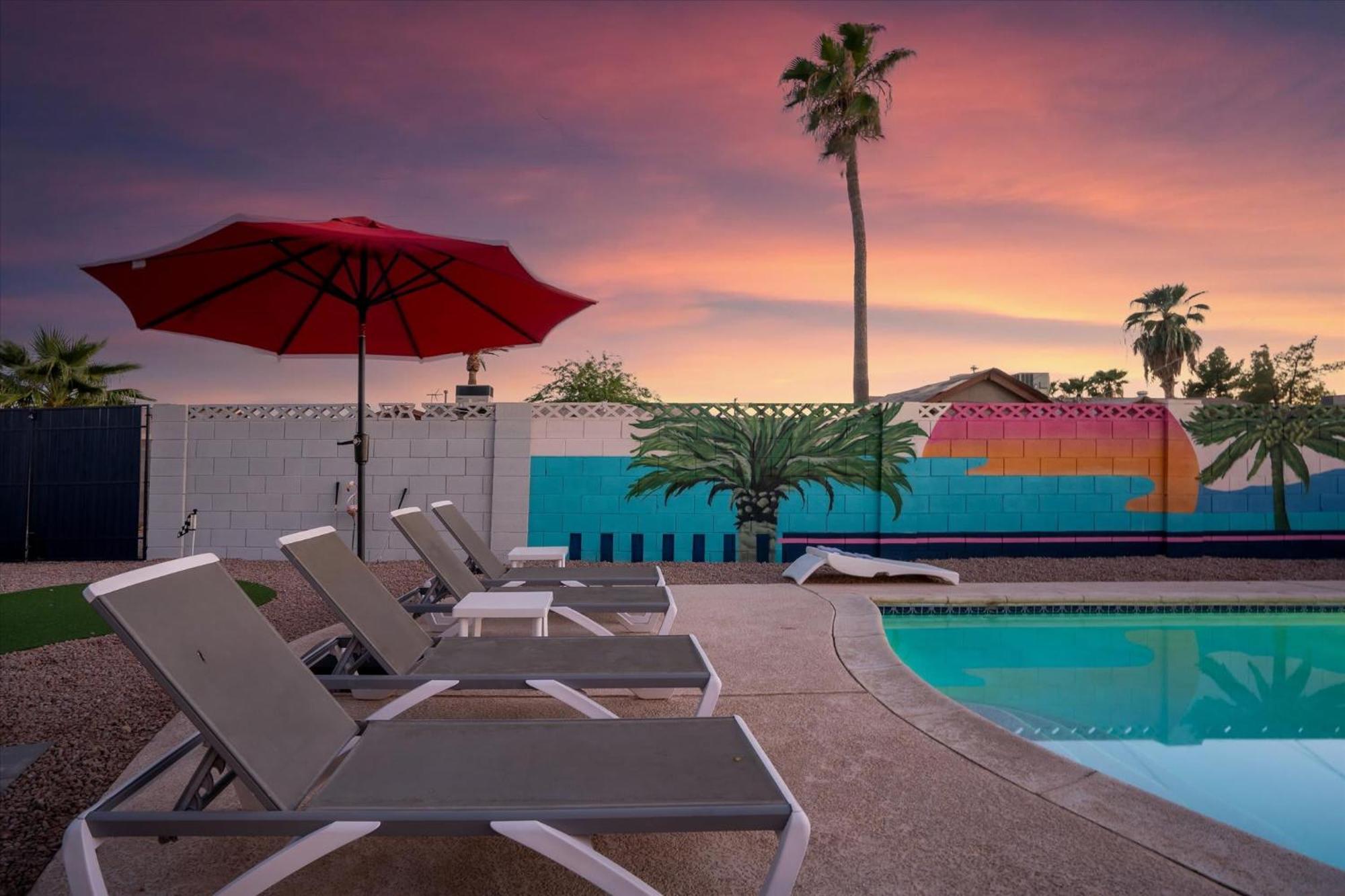 Holiday home Girls Getaway Haven Outdoor Bar W Pool & Hot Tub