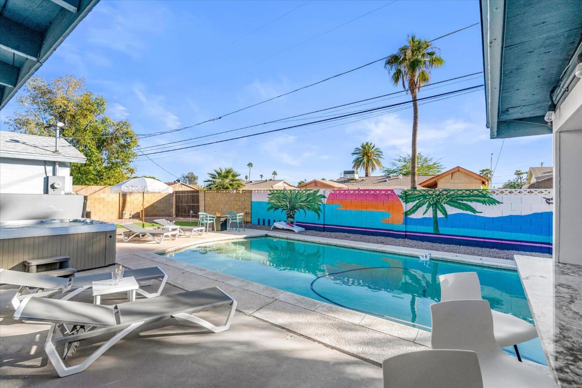Holiday home Girls Getaway Haven Outdoor Bar W Pool & Hot Tub