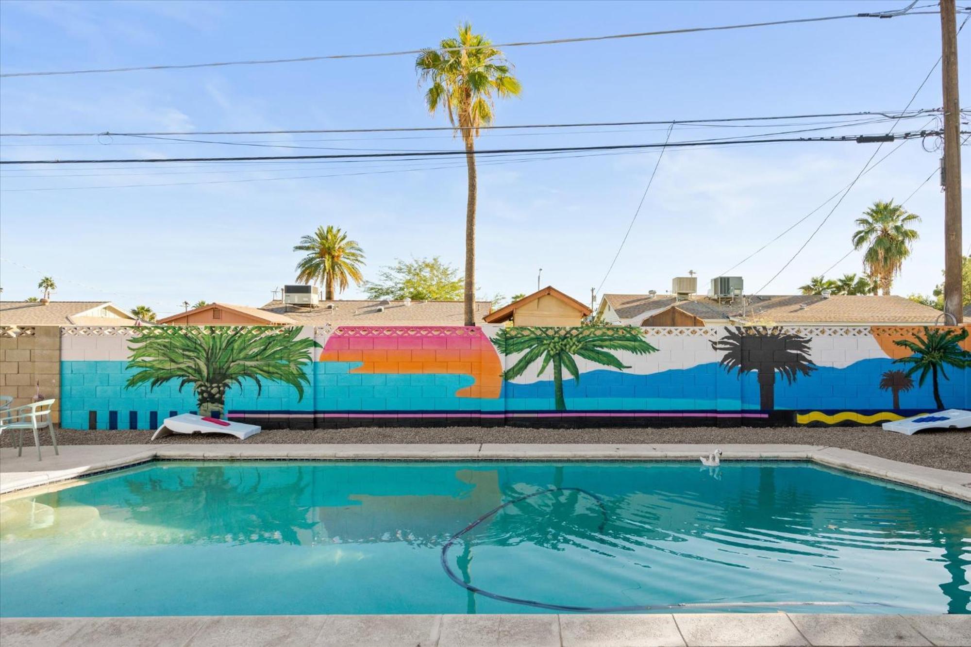 Girls Getaway Haven Outdoor Bar W Pool & Hot Tub Holiday home