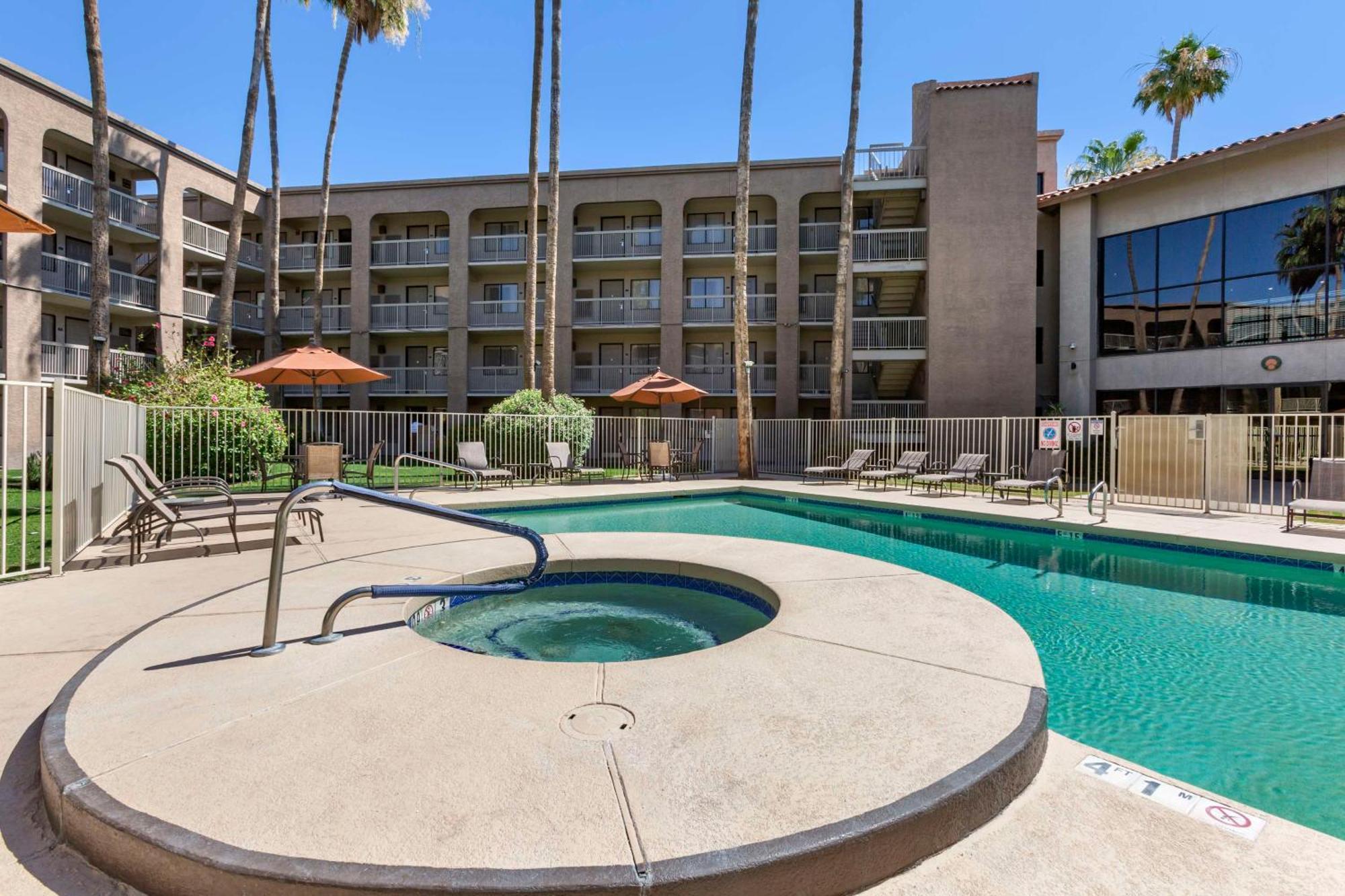 Western Thunderbird 3* Scottsdale