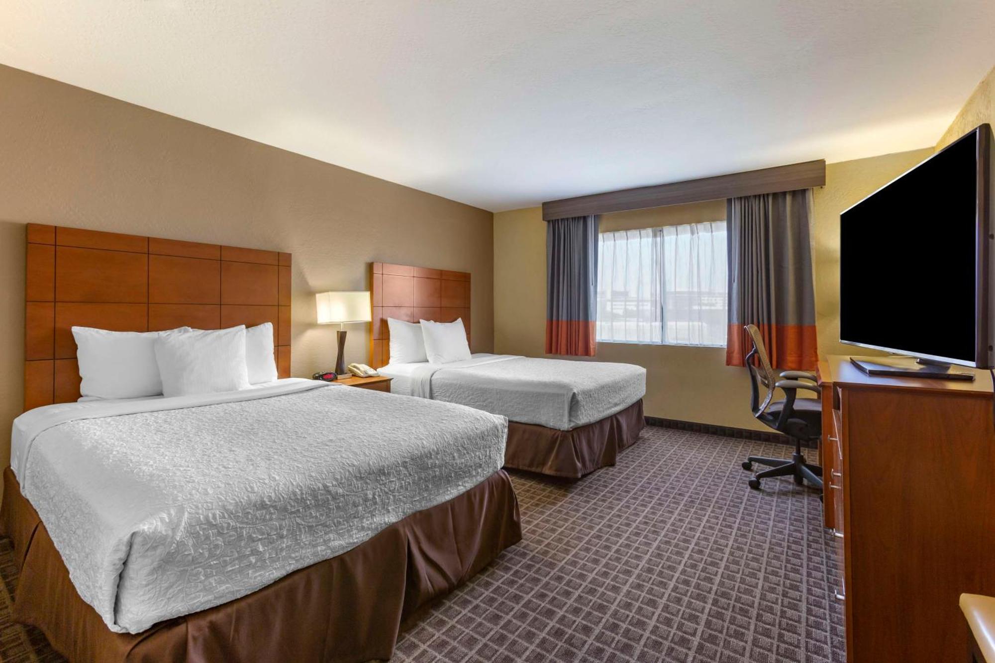 Western Thunderbird 3* Scottsdale