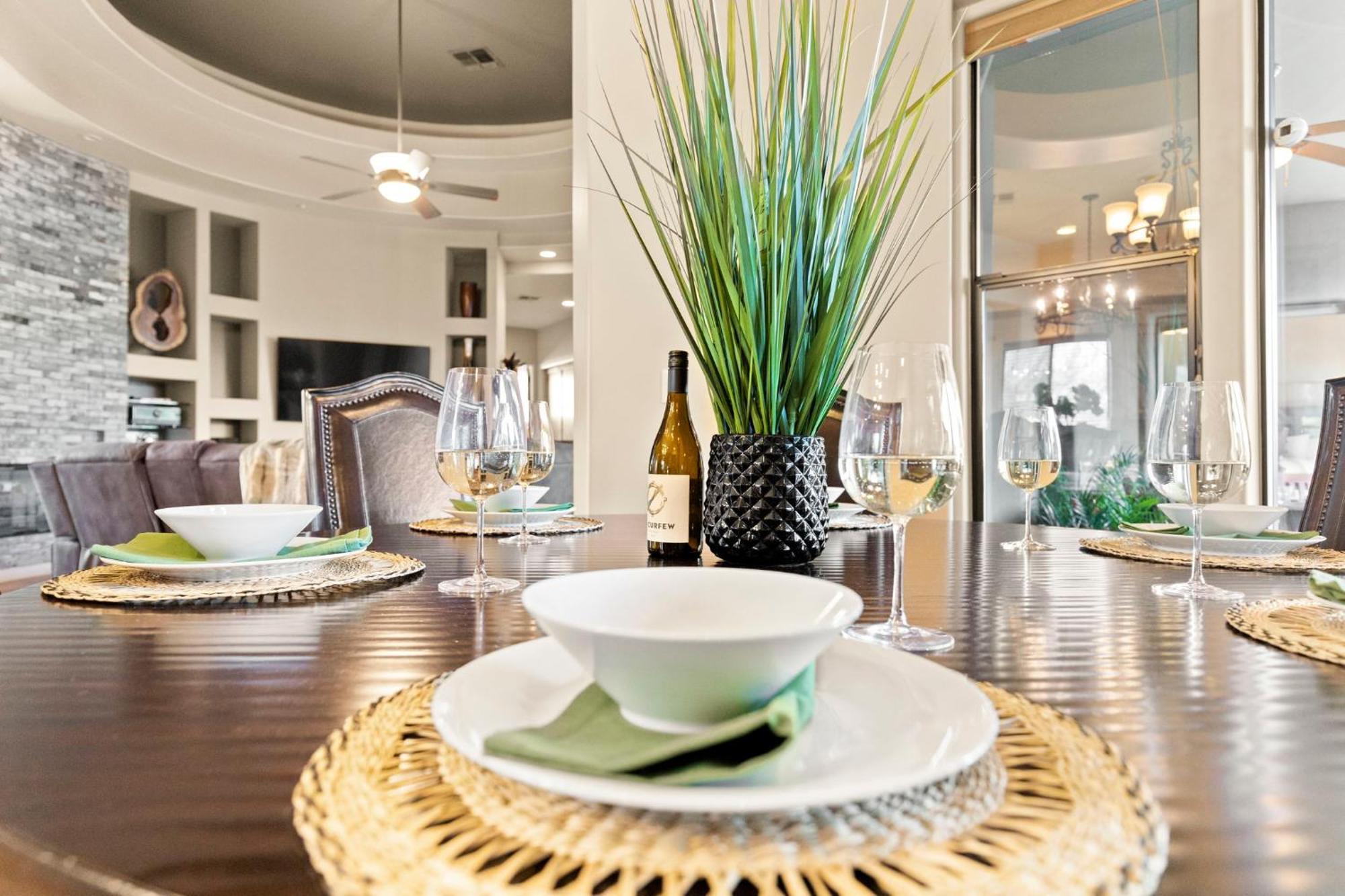 The Debonair Derby By Paseohomesaz With Heated Pool *