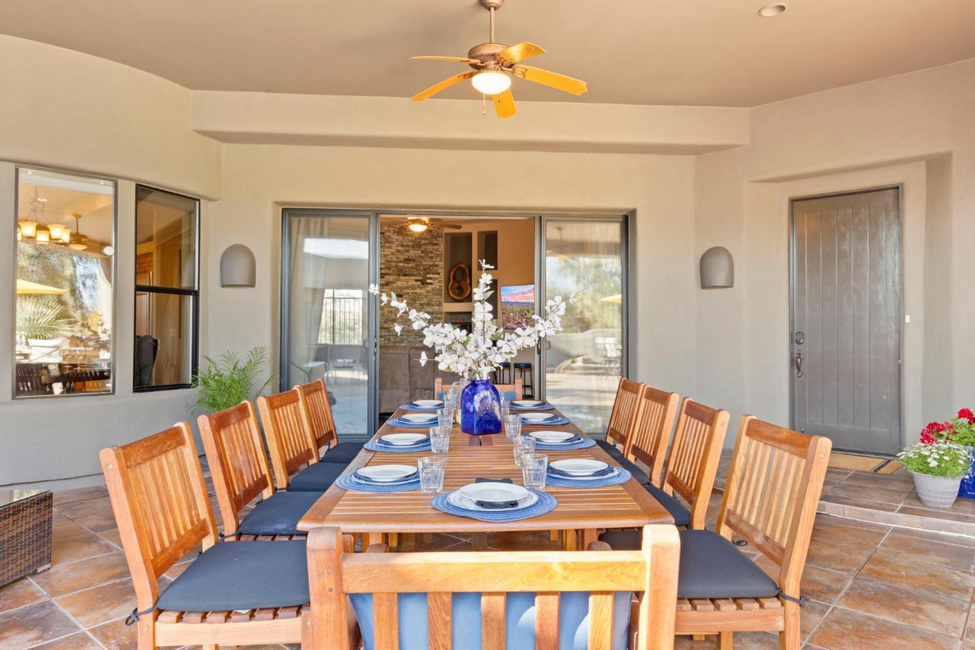 Holiday home The Debonair Derby By Paseohomesaz With Heated Pool