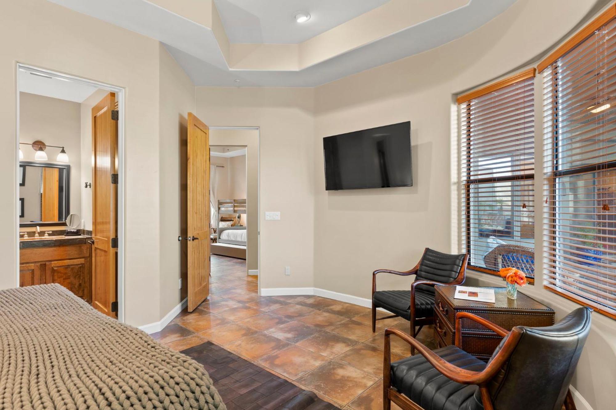 Holiday home The Debonair Derby By Paseohomesaz With Heated Pool Scottsdale