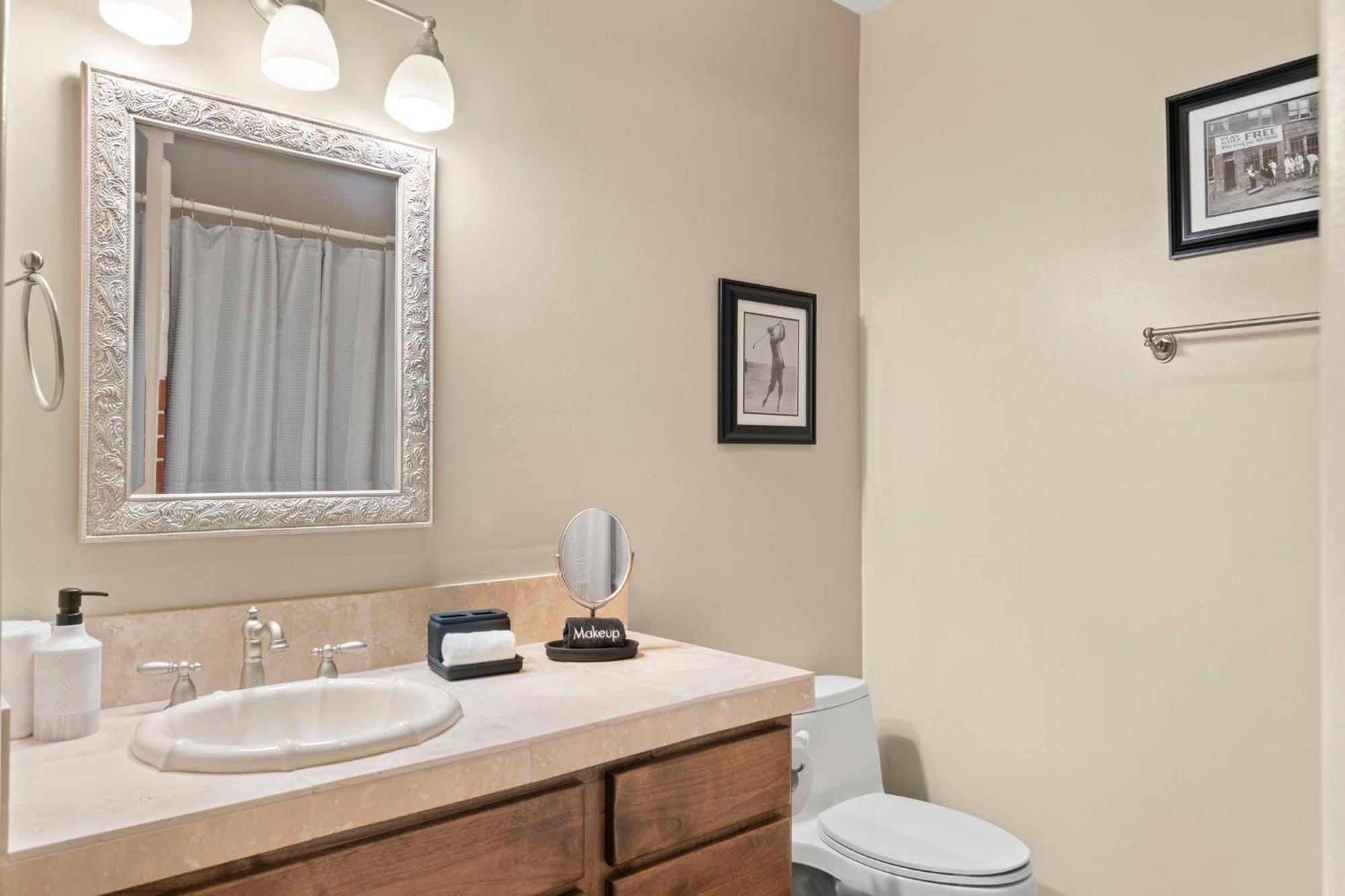 The Debonair Derby By Paseohomesaz With Heated Pool Holiday home