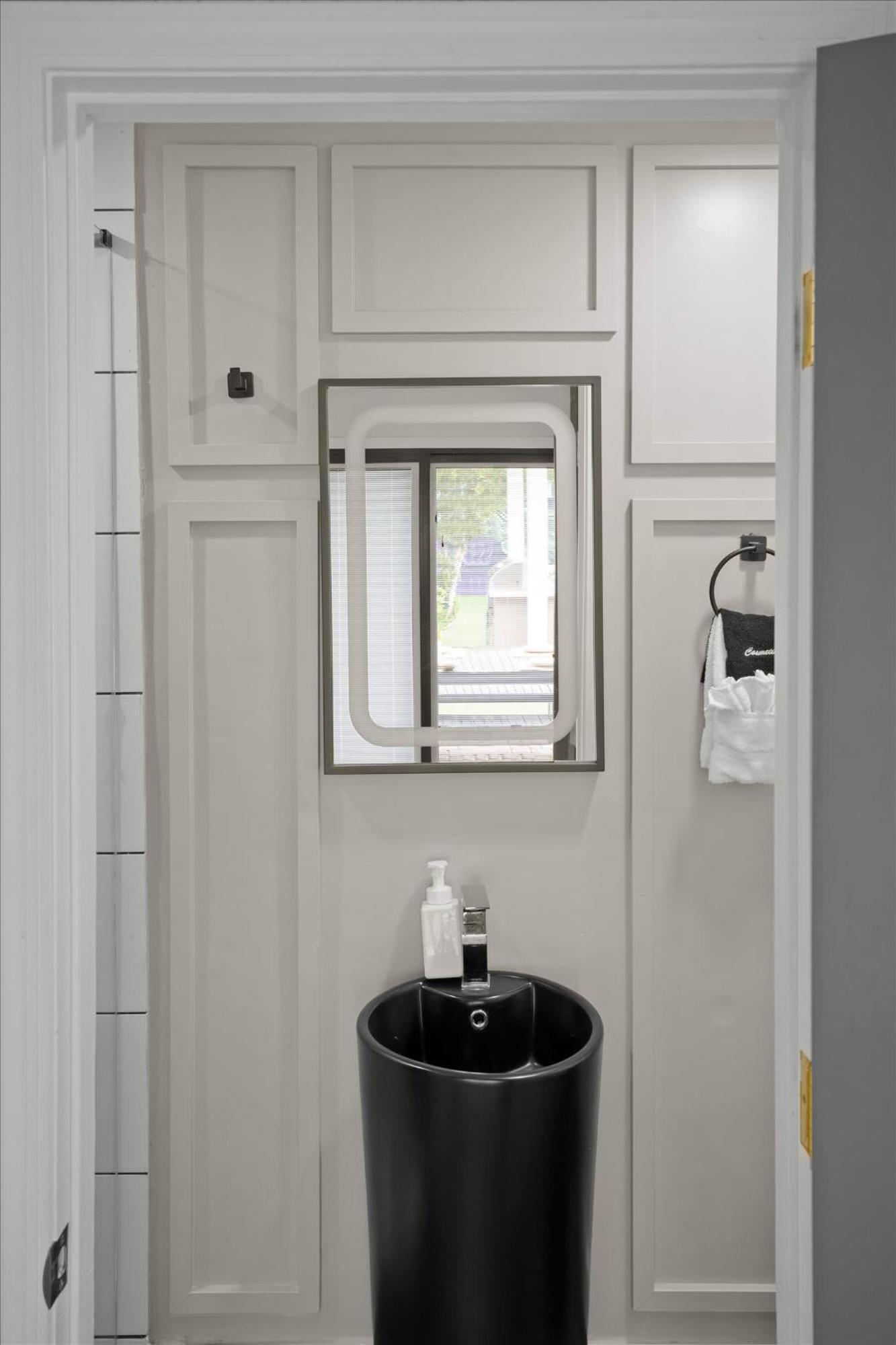 Casa Citrus Modern Old Town Escape *