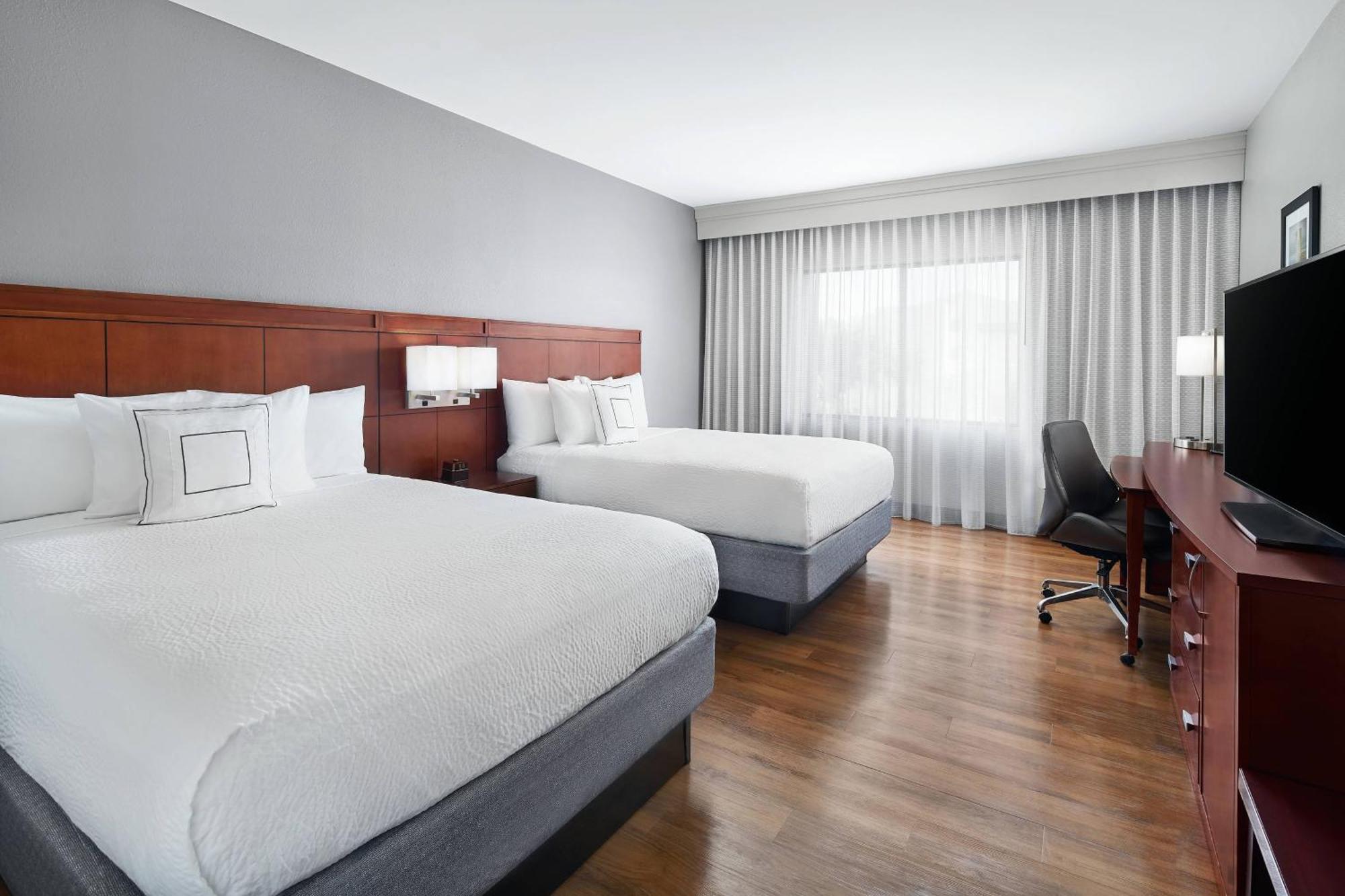 Hotel Courtyard North 3*