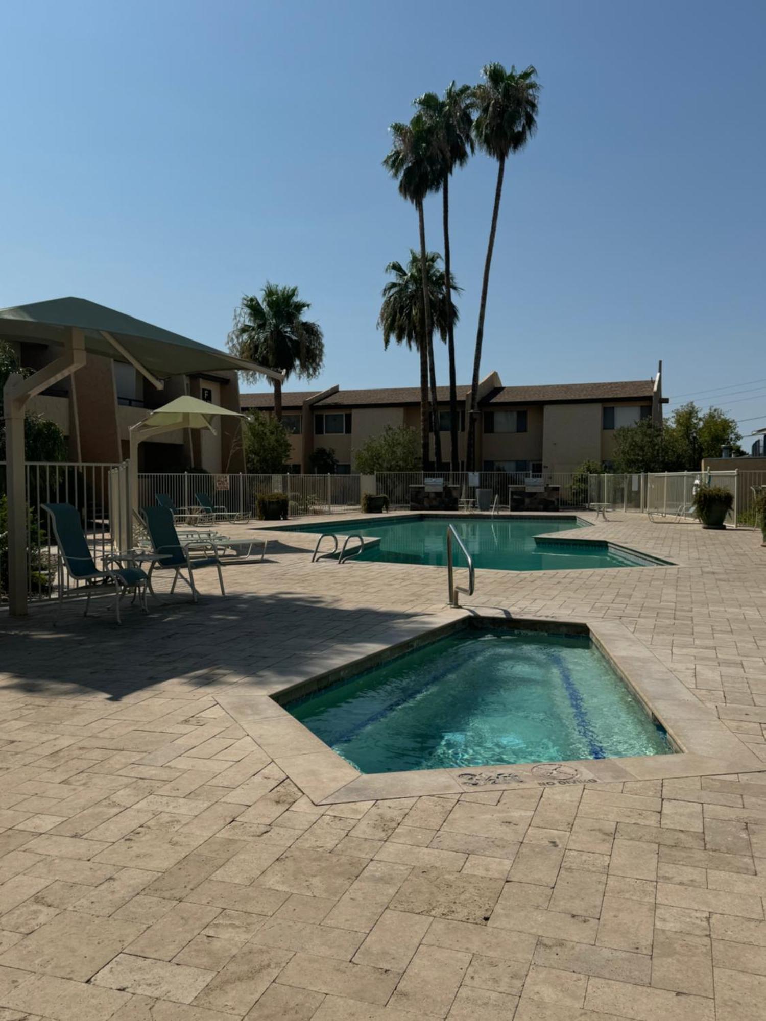 Holiday home Luxe, 2br Old Town Wpatio, Pool, & Parking *