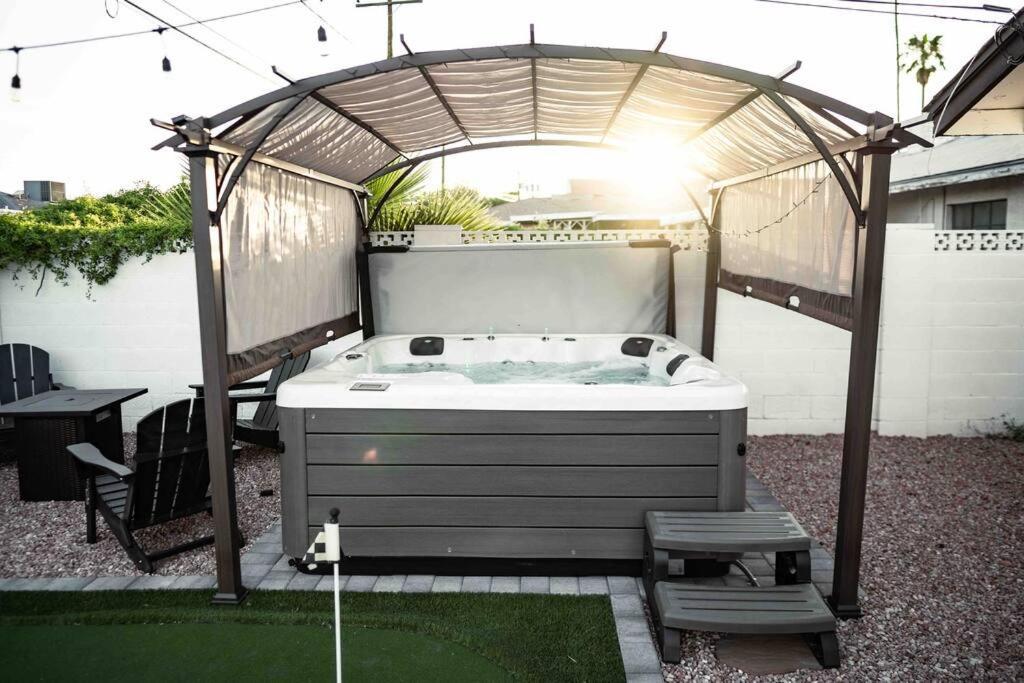 Old Town Cactus Casa With Master, Hot Tub, Putt Putt Holiday home
