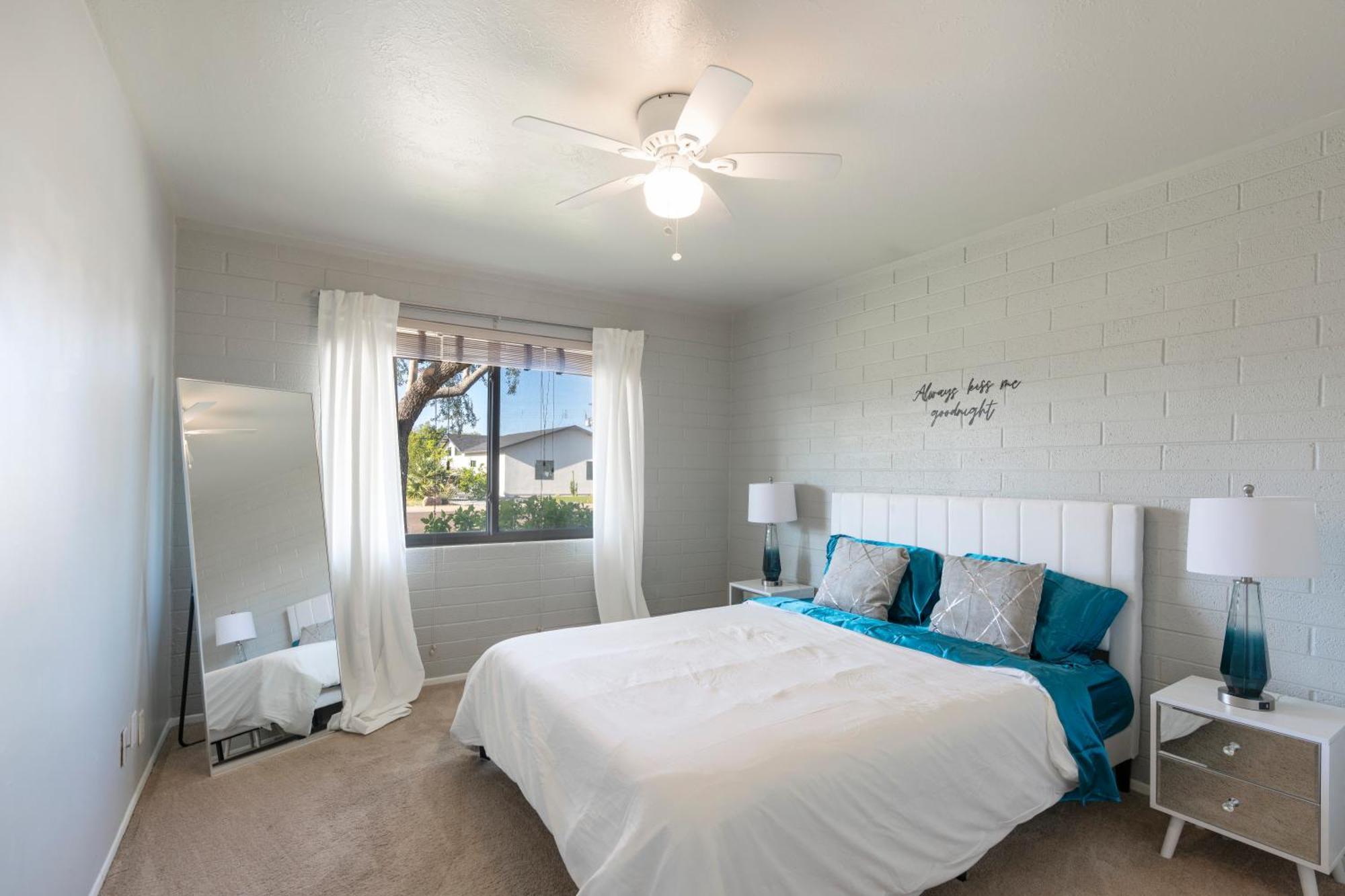 Modern 3bd W Pool And Patio