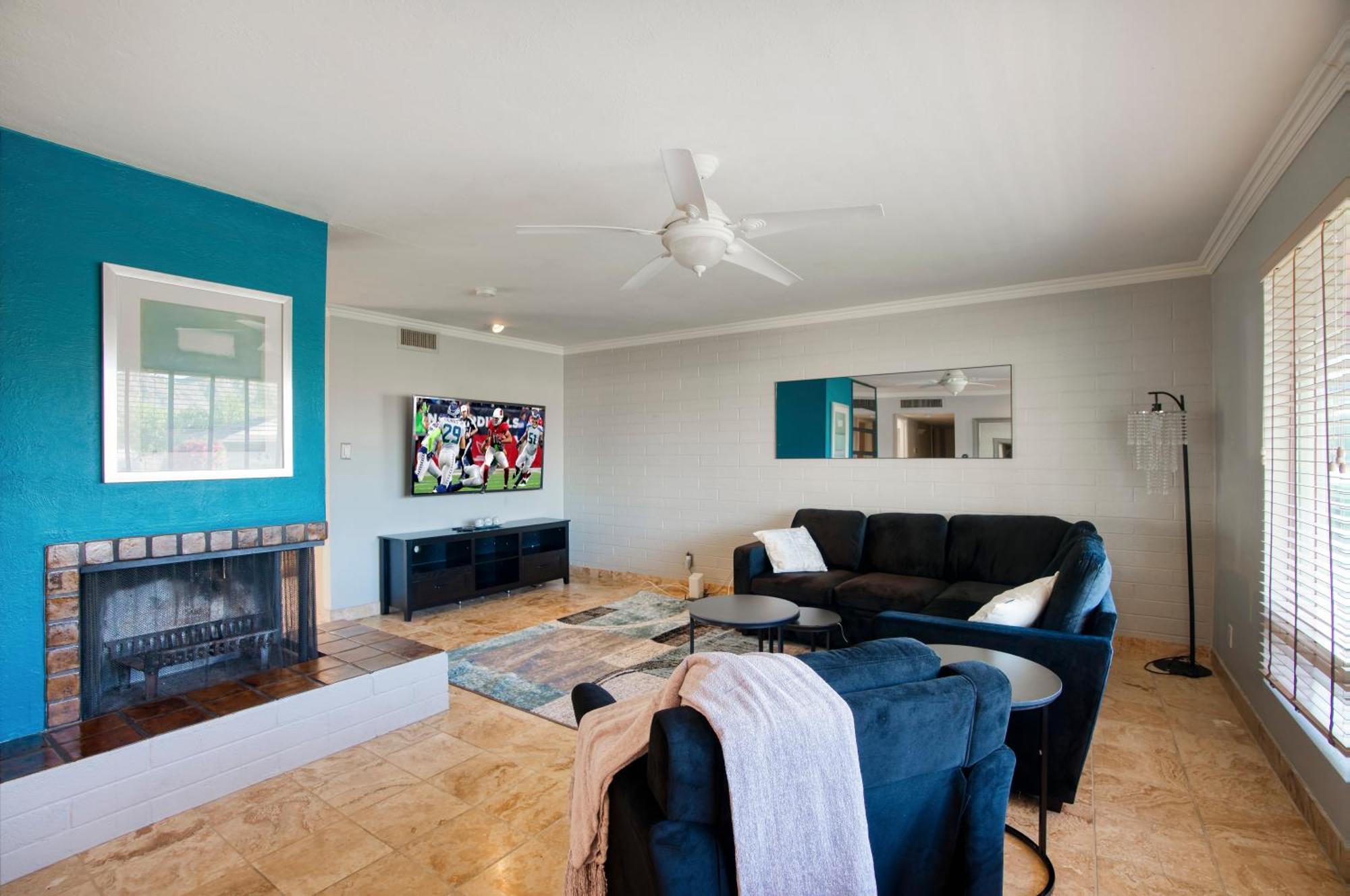 Modern 3bd W Pool And Patio Apartment