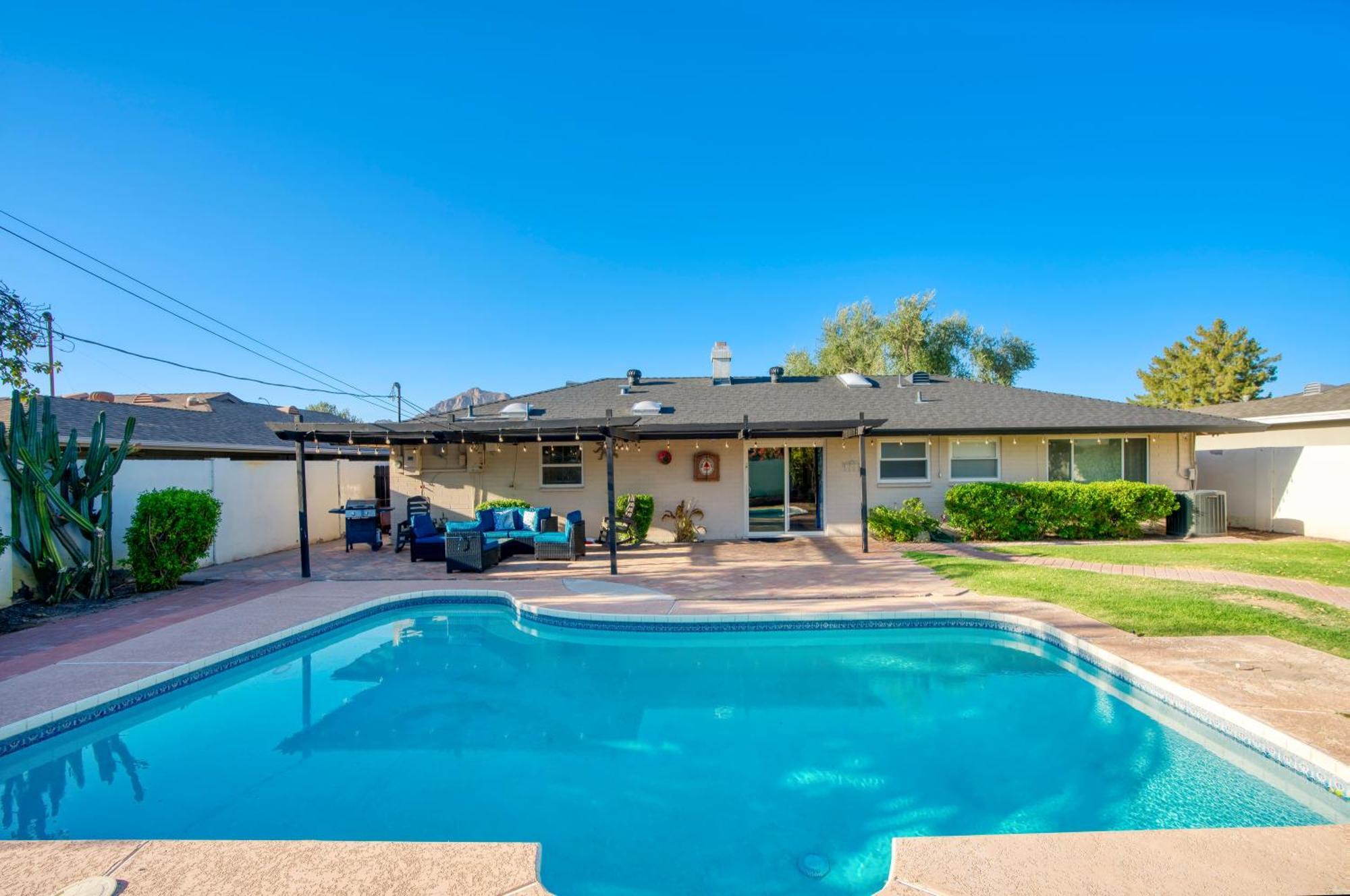 Apartment Modern 3bd W Pool And Patio