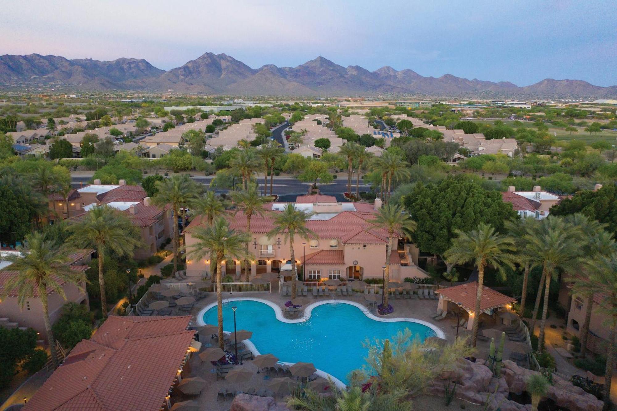 Sheraton Desert Oasis Villas, Resort