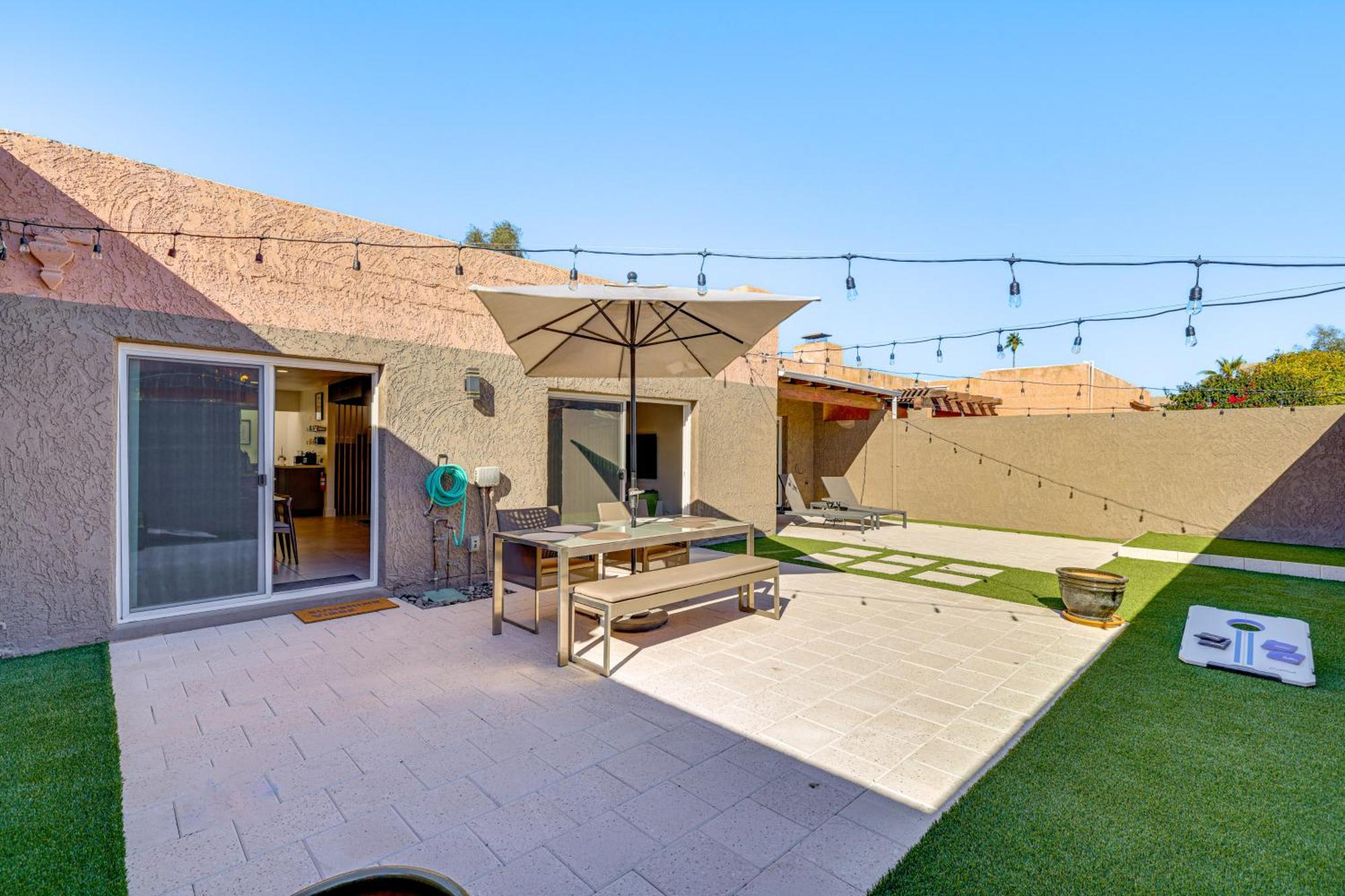 Modern Townhome With Heated Pool Access *