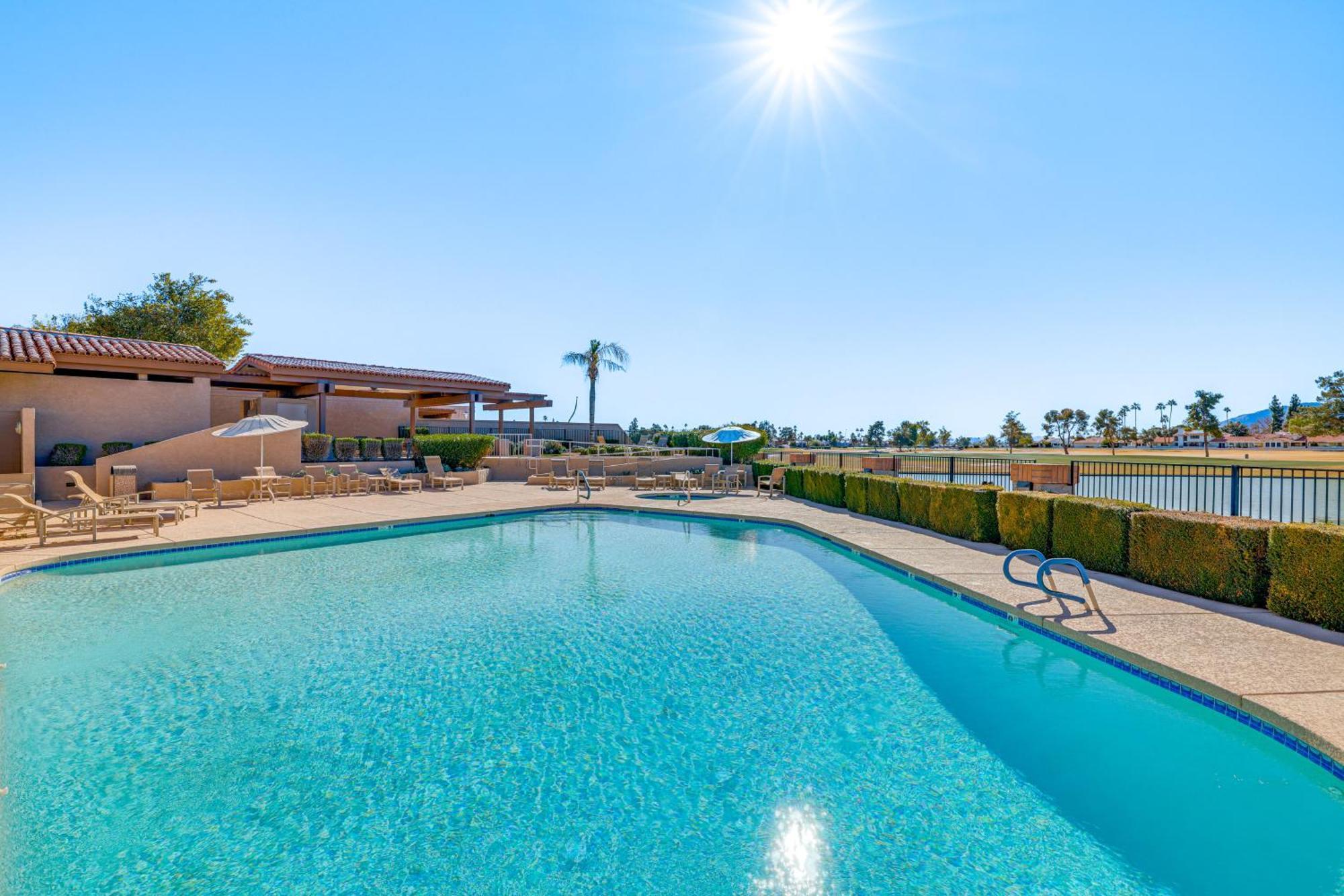 Modern Townhome With Heated Pool Access Scottsdale