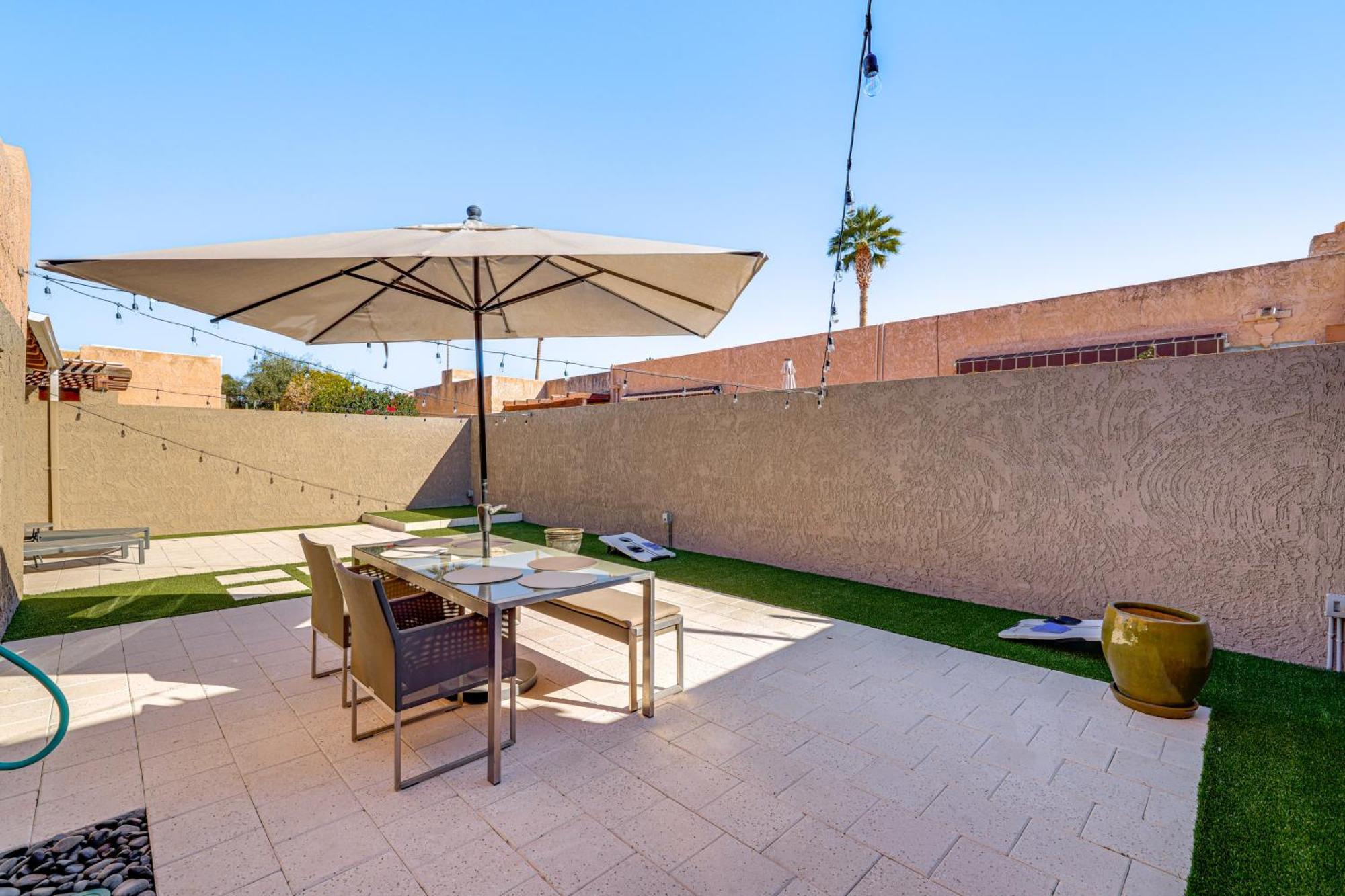 Modern Townhome With Heated Pool Access