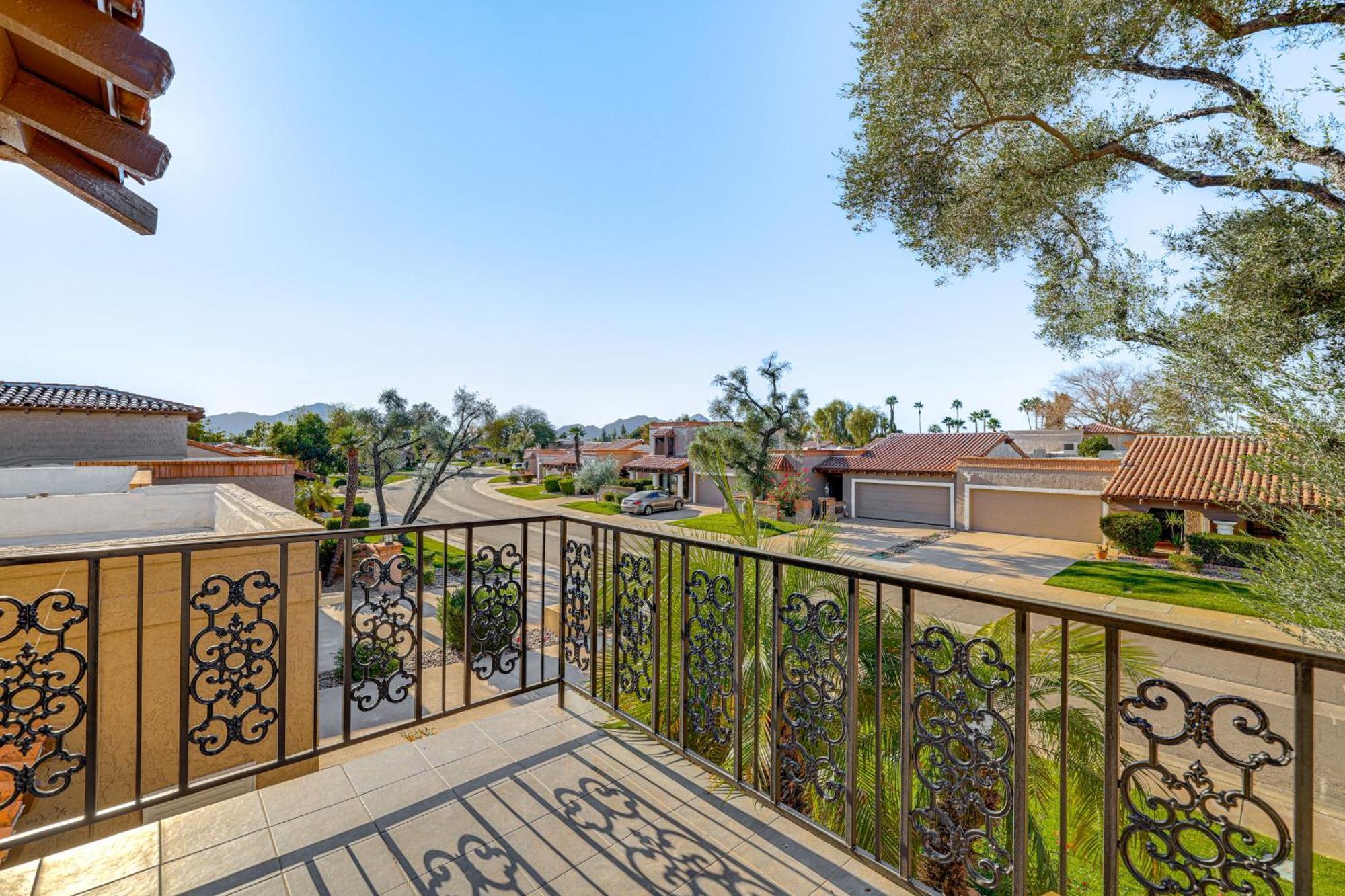 Modern Townhome With Heated Pool Access Holiday home Scottsdale
