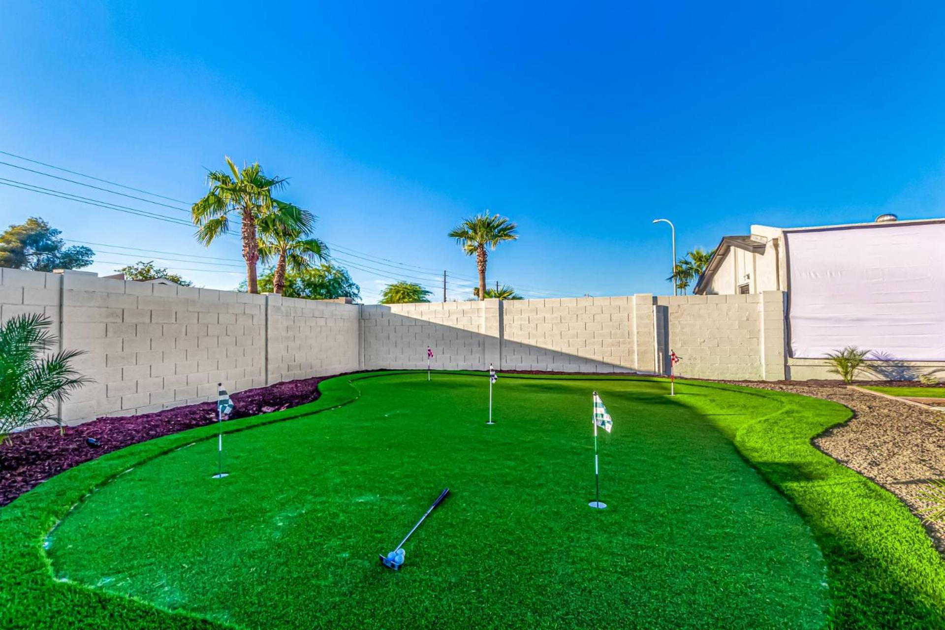 Casa de férias New - The Palmcroft Golf Escape