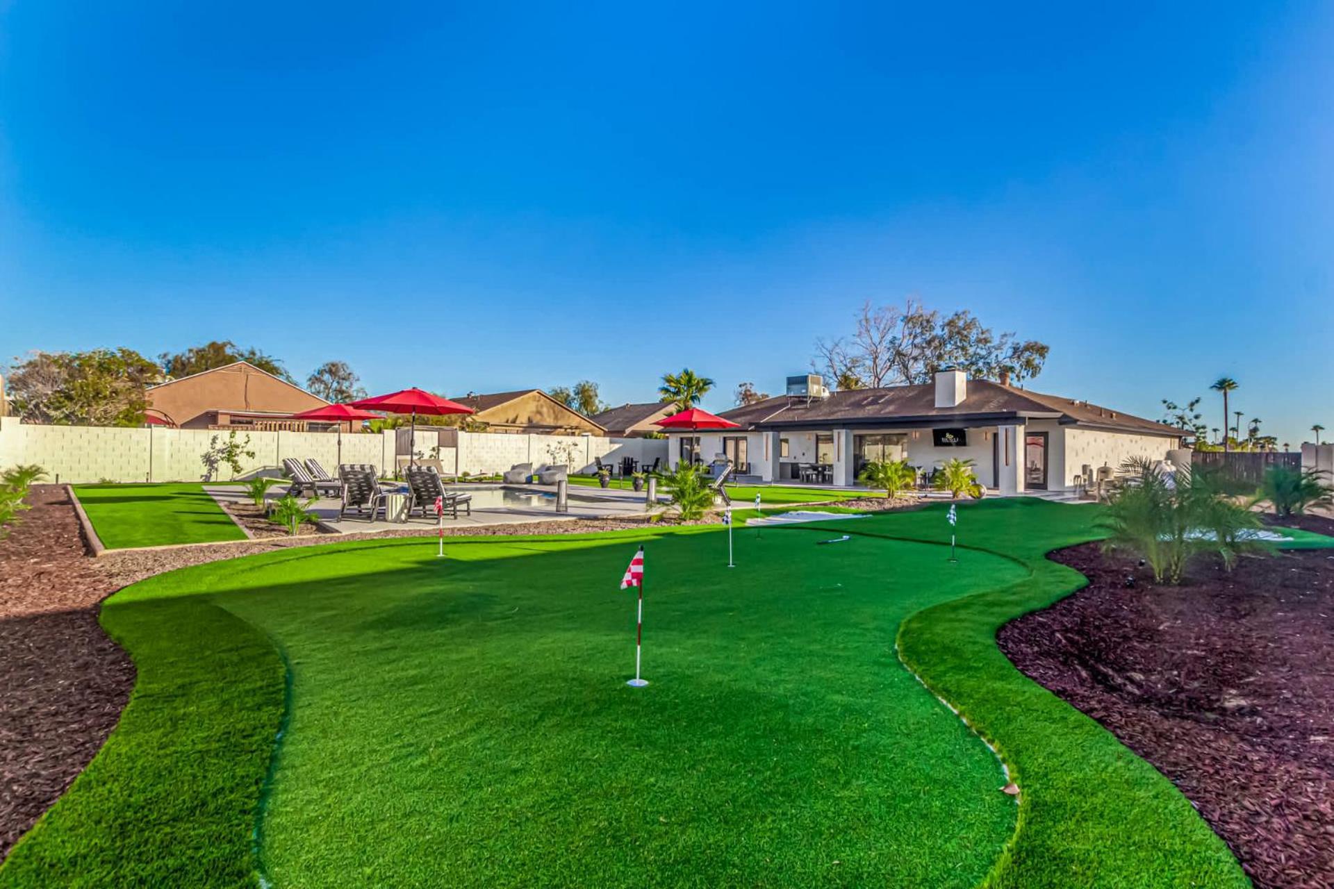 Casa de férias New - The Palmcroft Golf Escape *