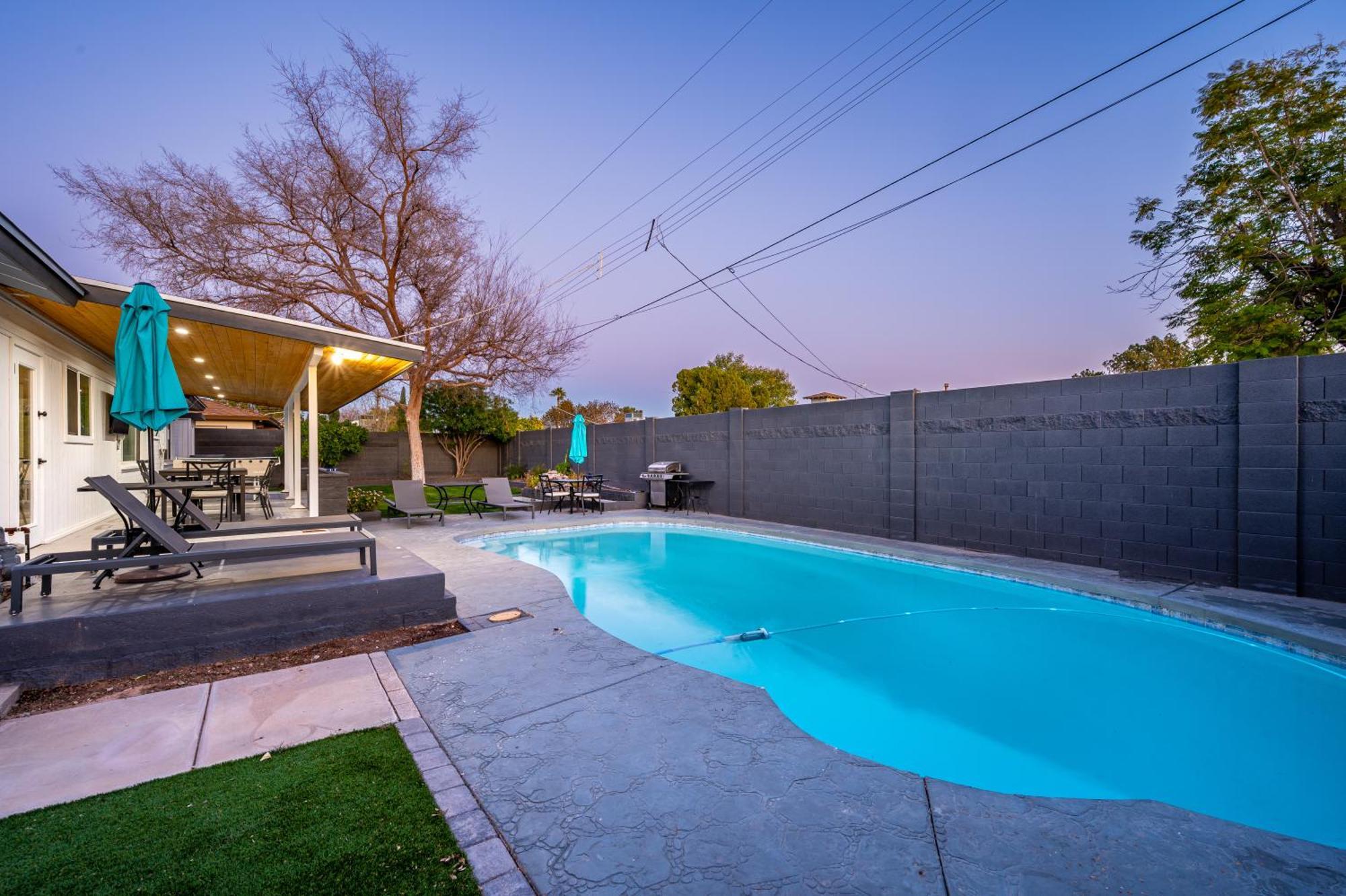 Cambridge By Porter Modern Wheated Pool Near El Dorado Park In Casa de férias Scottsdale