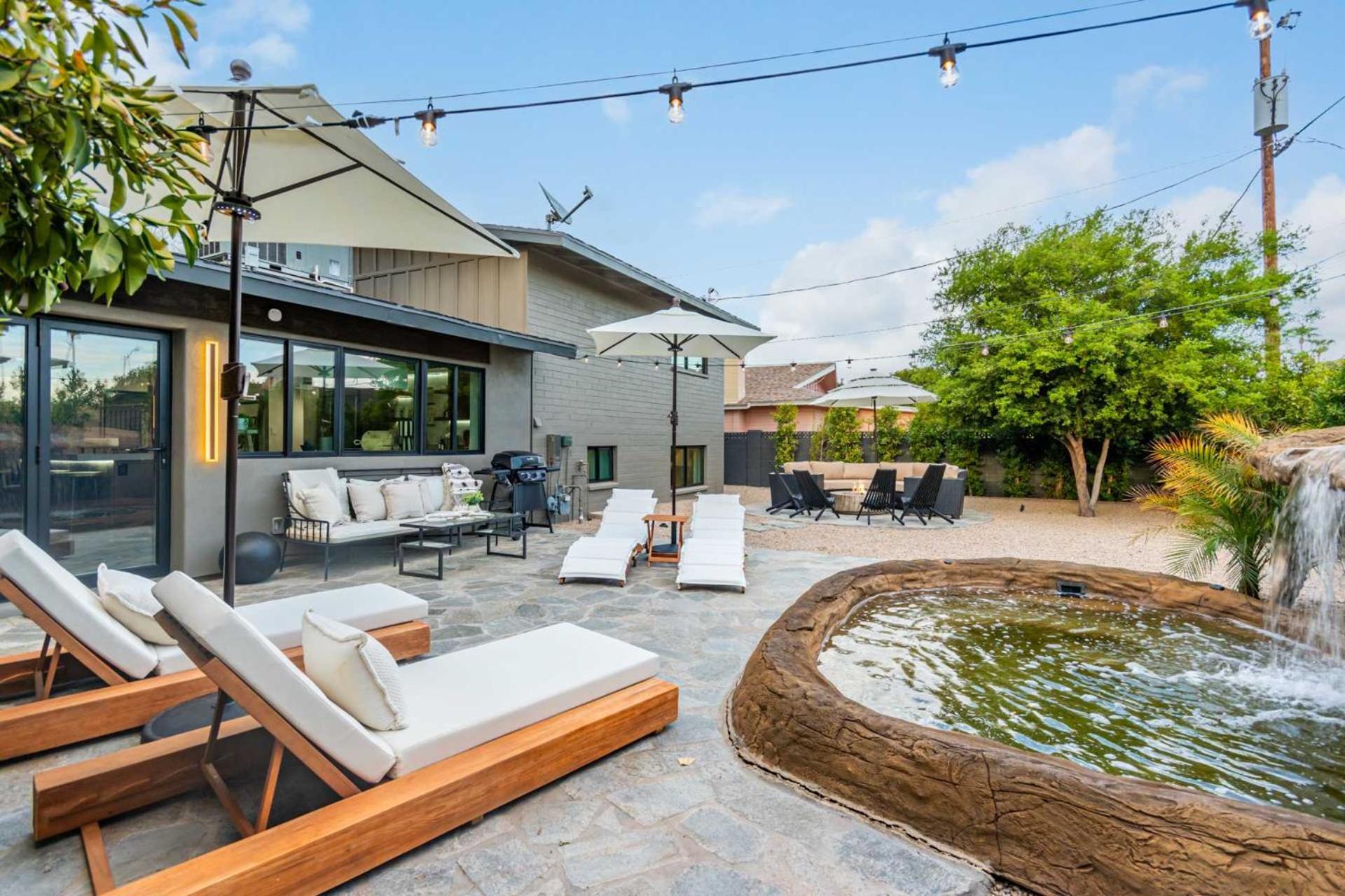 Solanova Designer Oasis With Cocktail Pool & Theater * Scottsdale