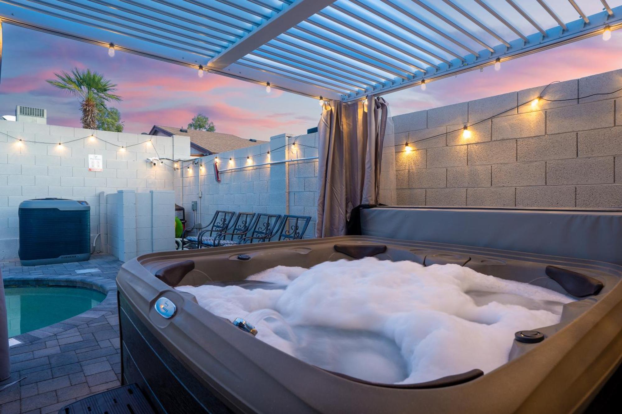 Holiday home Lux New! Heated Pool Option, 2kings, Spa, Old Town, Westworld, Fashion Square