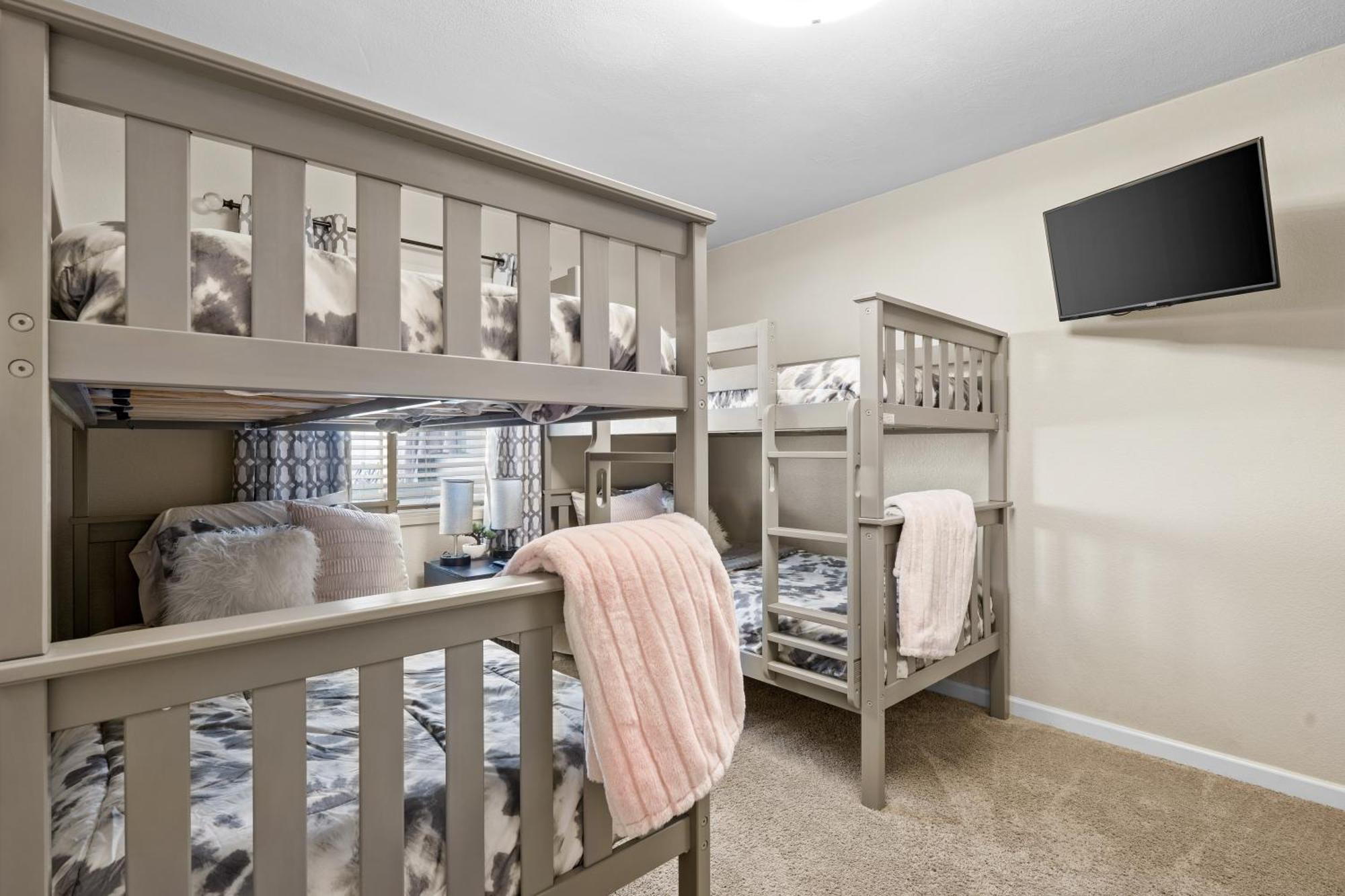 Holiday home Lux New! Heated Pool Option, 2kings, Spa, Old Town, Westworld, Fashion Square *