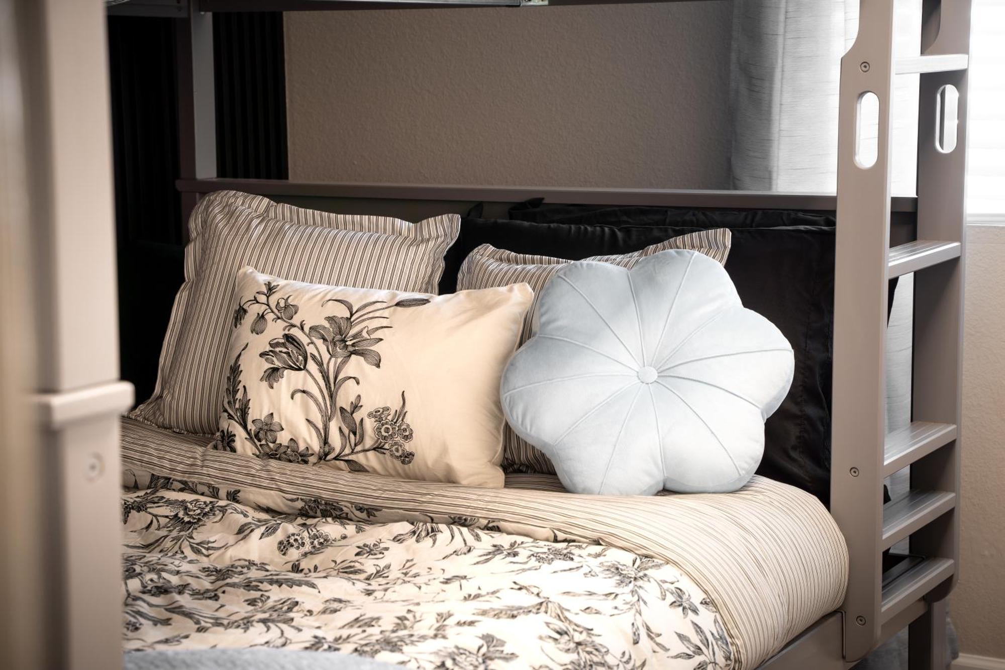 Holiday home Lux New! Heated Pool Option, 2kings, Spa, Old Town, Westworld, Fashion Square