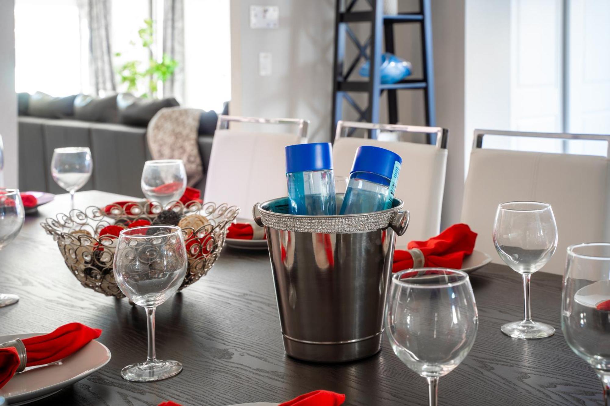 Holiday home Lux New! Heated Pool Option, 2kings, Spa, Old Town, Westworld, Fashion Square *