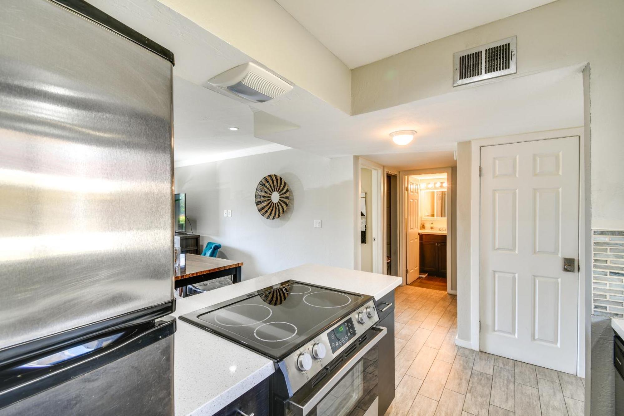Near Fashion Square And Old Town Apartment Scottsdale