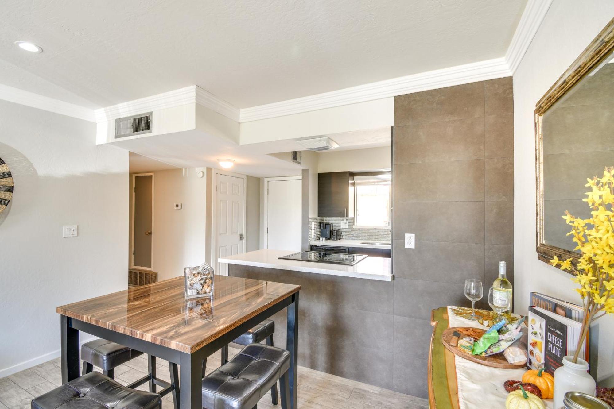 Near Fashion Square And Old Town Scottsdale
