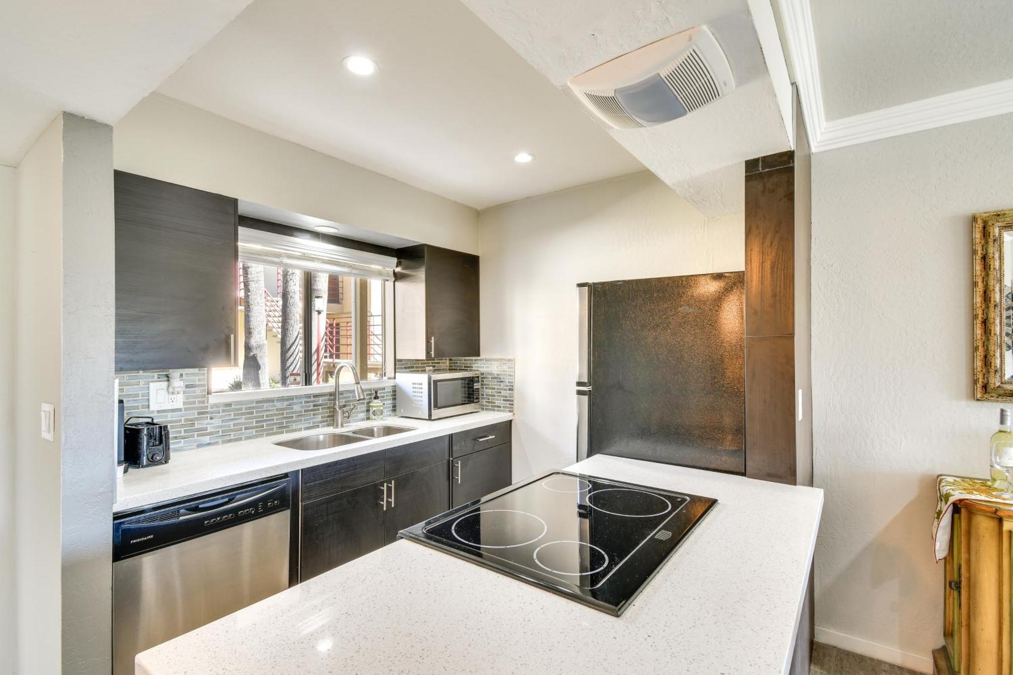 Near Fashion Square And Old Town * Scottsdale