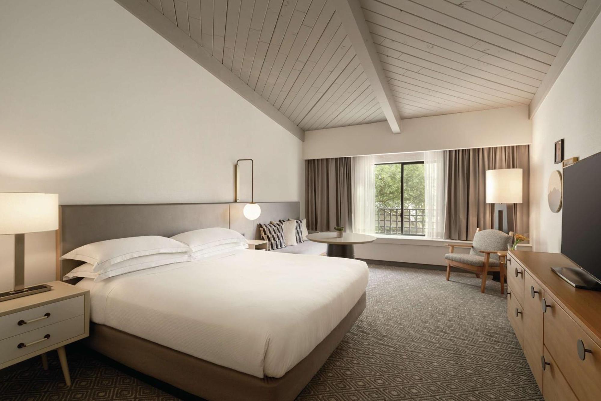 Hilton & Resort