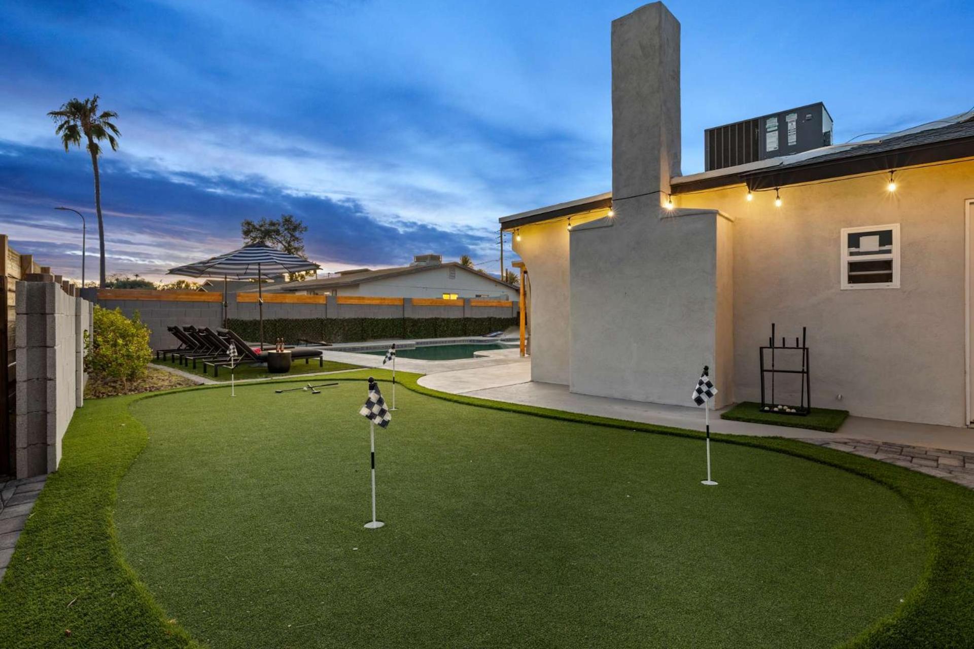 Casa de férias Desert Dreaming - Old Town Pool & Putt *