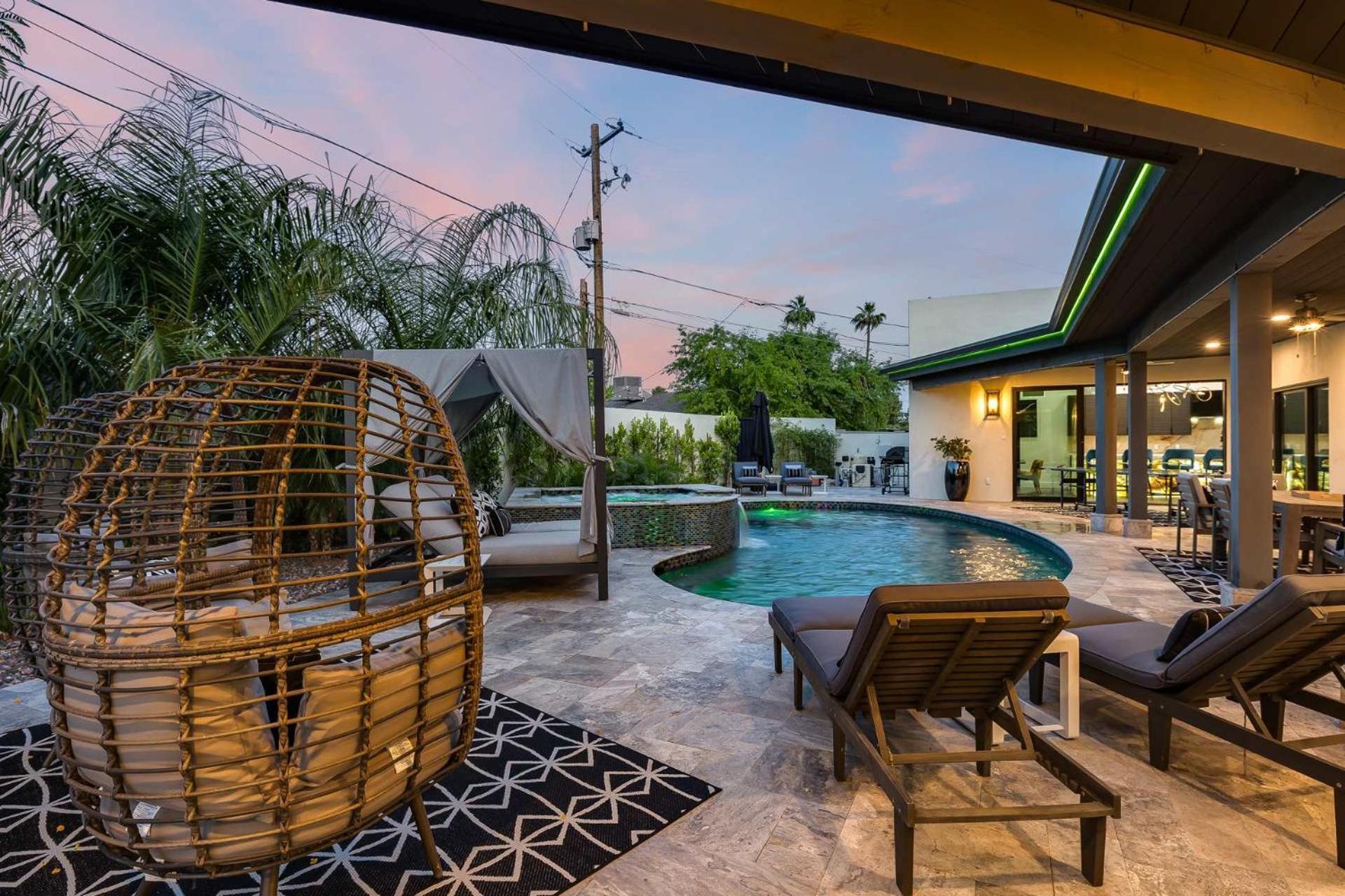 Holiday home 75th Place - Luxe Pool Walk To Old Town