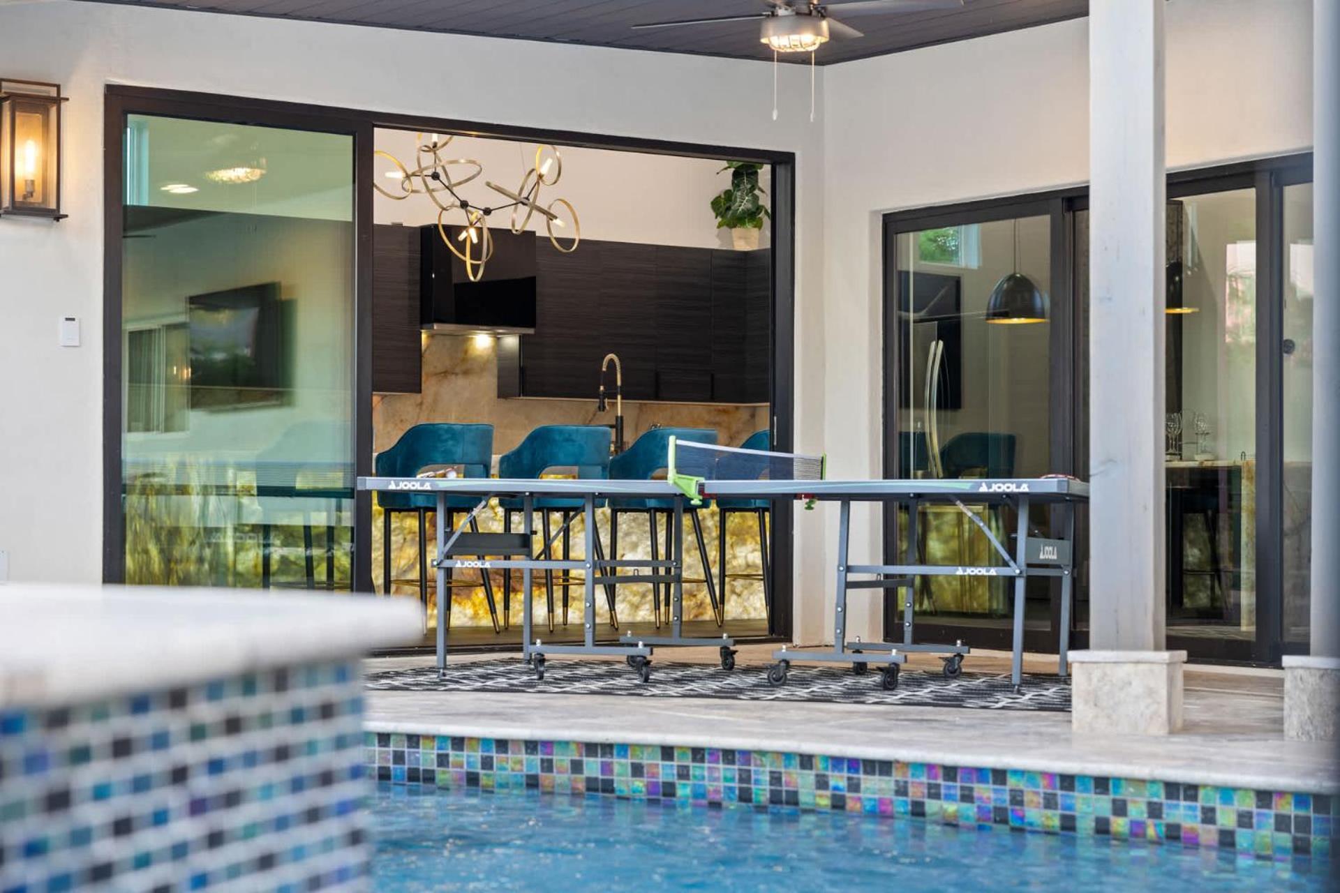 75th Place - Luxe Pool Walk To Old Town Holiday home