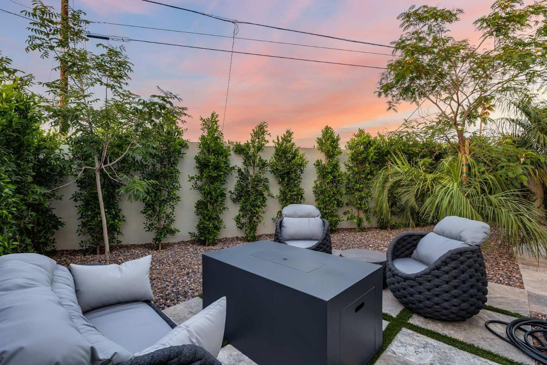 75th Place - Luxe Pool Walk To Old Town Scottsdale