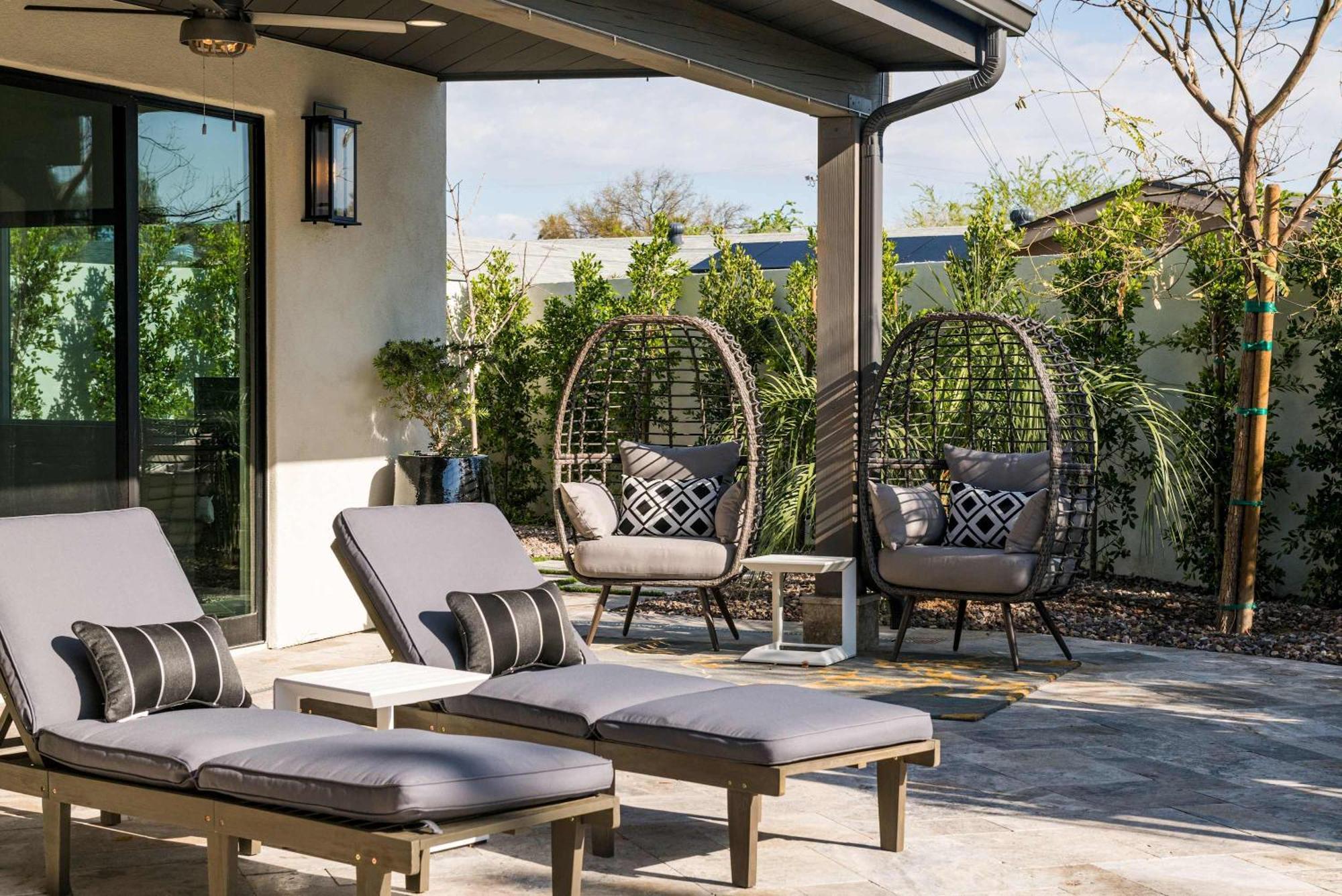 75th Place - Luxe Pool Walk To Old Town Scottsdale