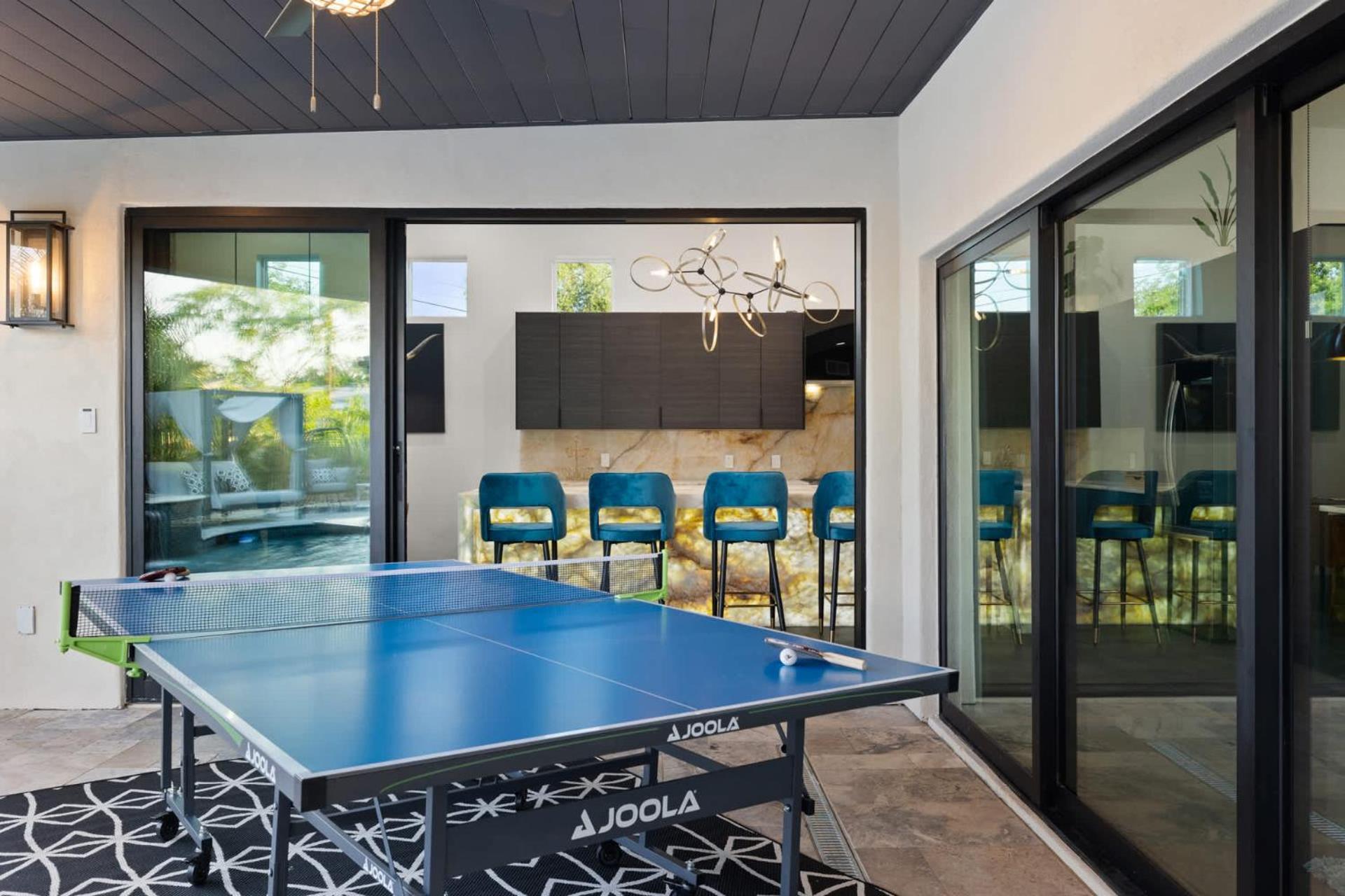 75th Place - Luxe Pool Walk To Old Town Holiday home