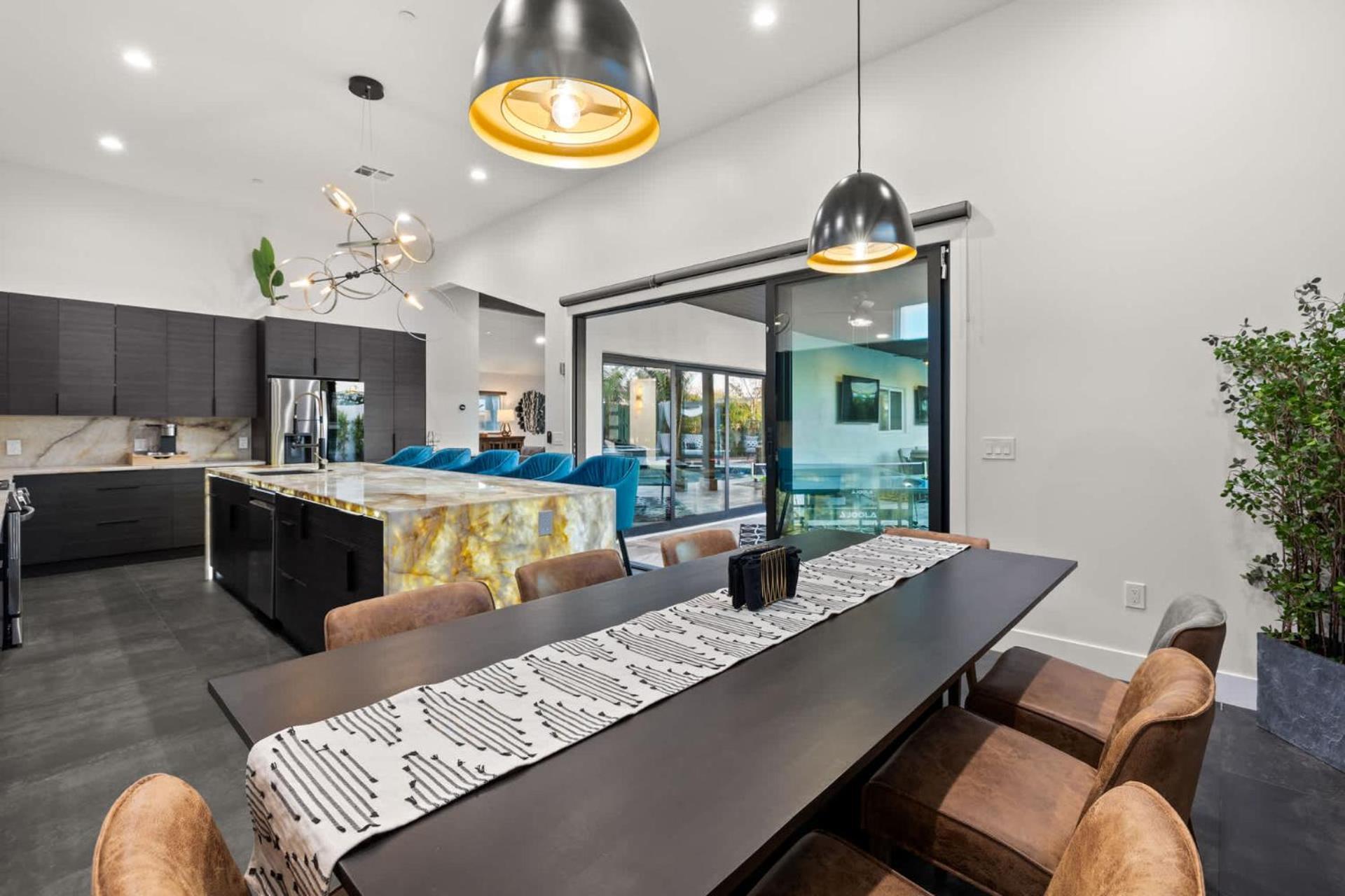 75th Place - Luxe Pool Walk To Old Town Holiday home *