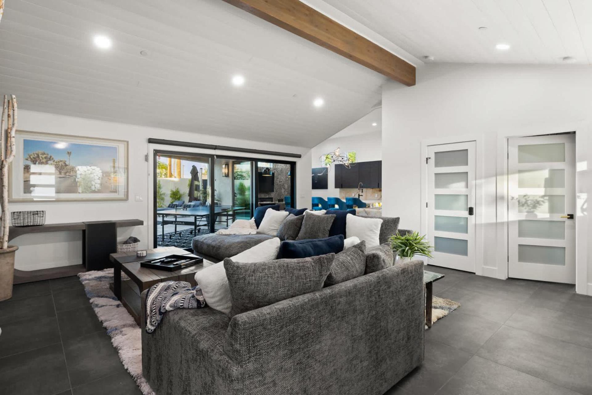 75th Place - Luxe Pool Walk To Old Town * Scottsdale