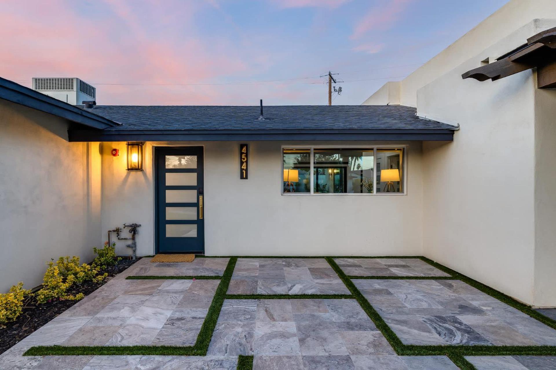 75th Place - Luxe Pool Walk To Old Town