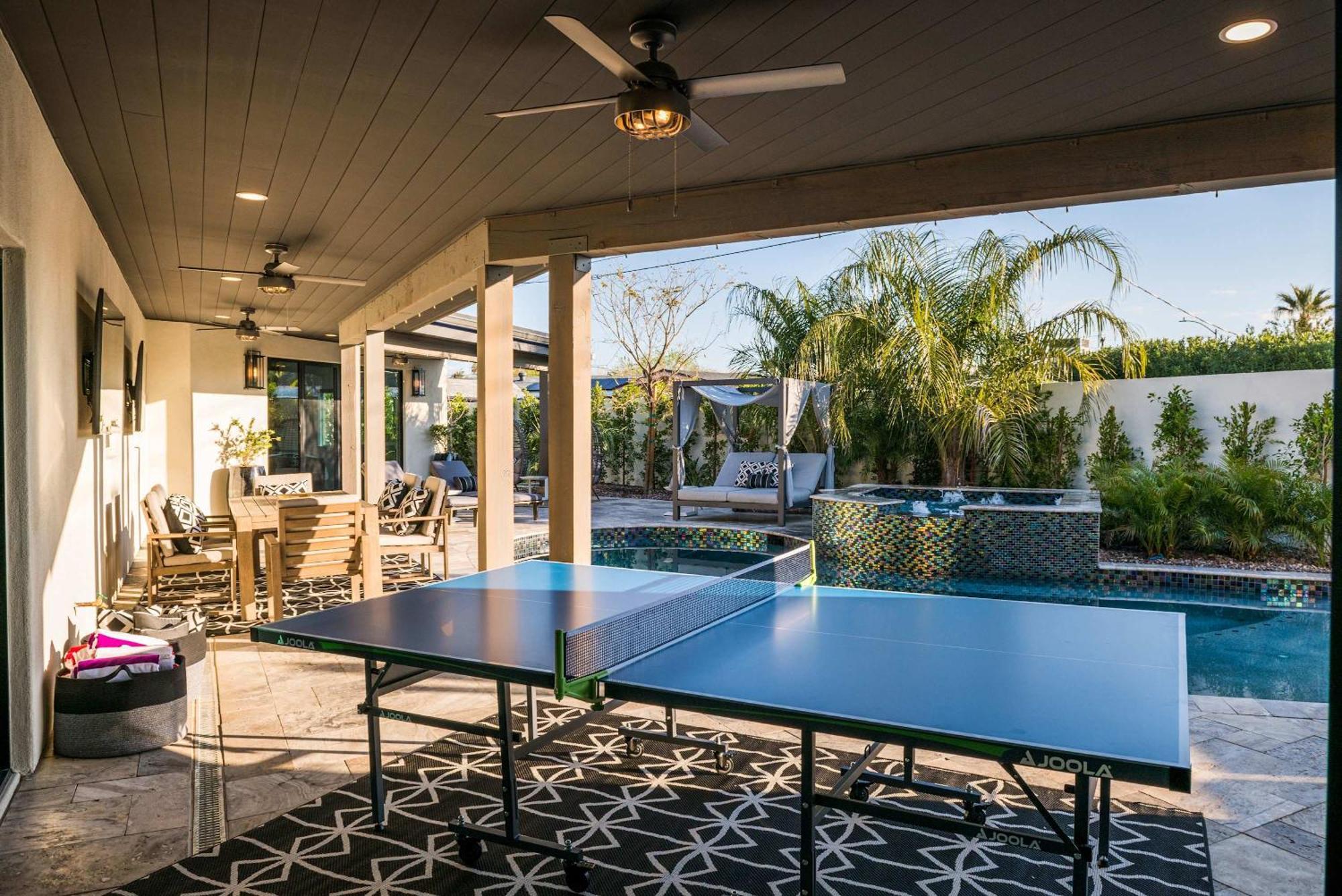 75th Place - Luxe Pool Walk To Old Town Holiday home